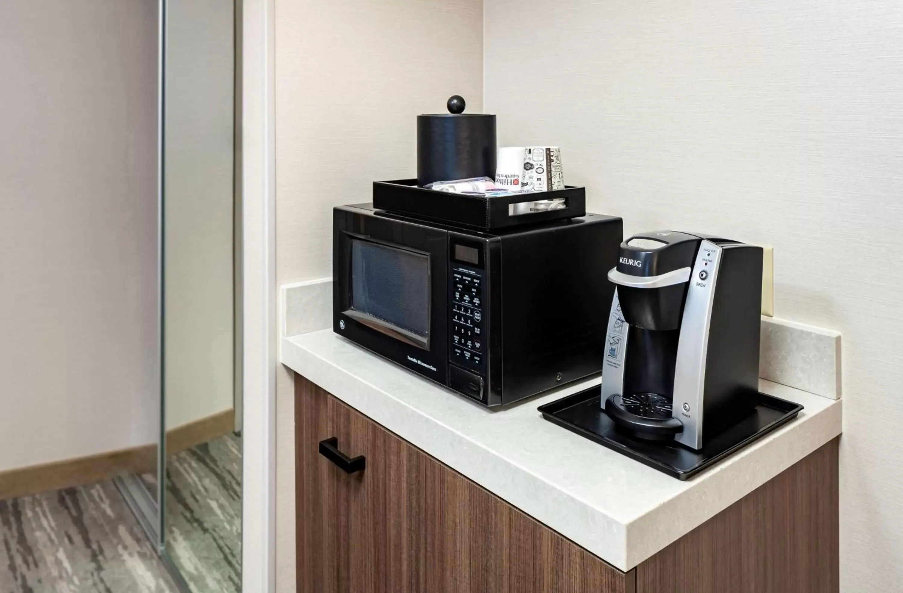 King Room with Roll-In Shower - Disability Access in Hilton Garden Inn San Diego/Rancho Bernardo King Room with Roll-In Shower - Disability Access in Hilton Garden Inn San Diego/Rancho Bernardo