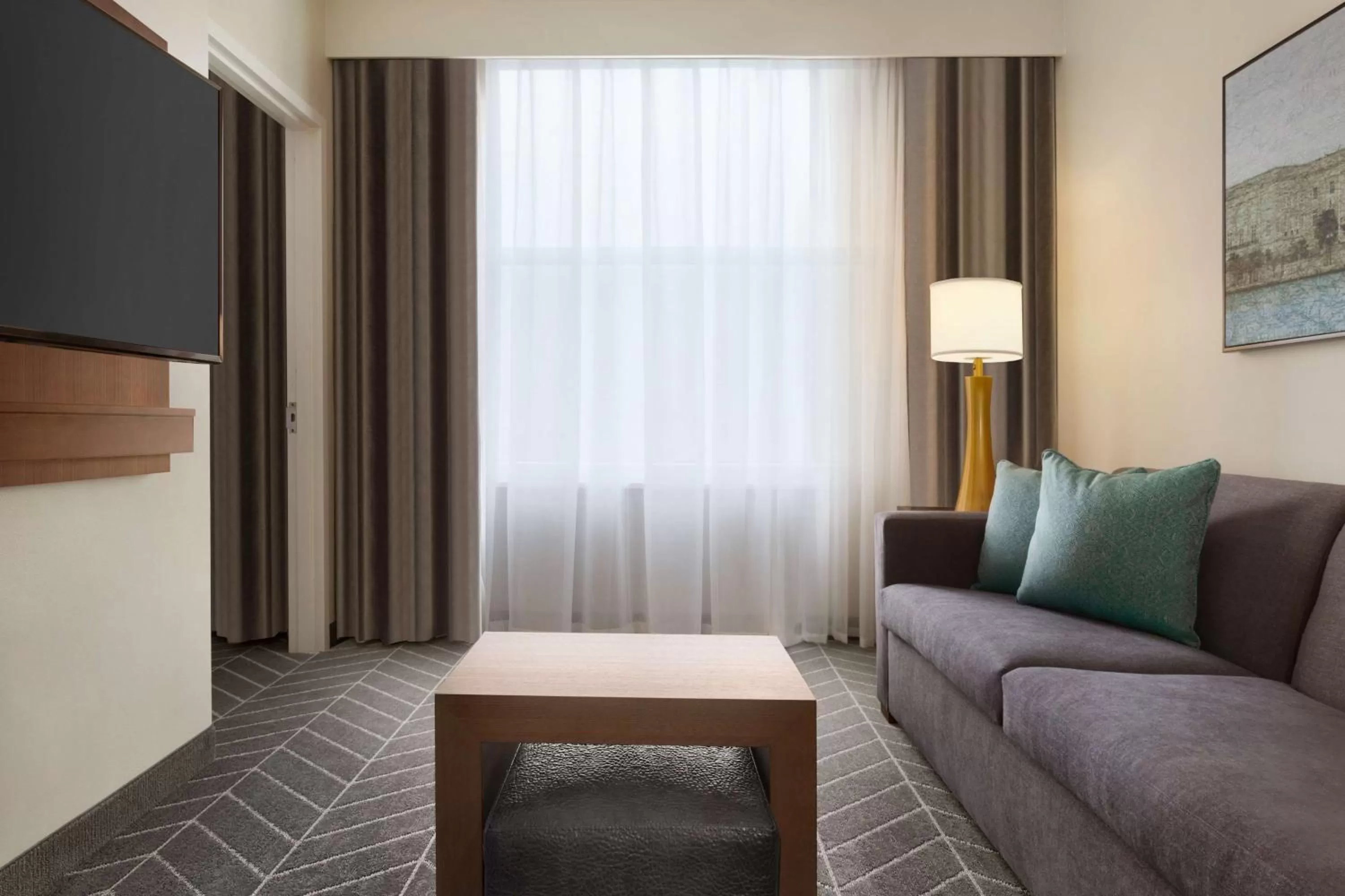 Bedroom in Embassy Suites By Hilton Wilmington Riverfront