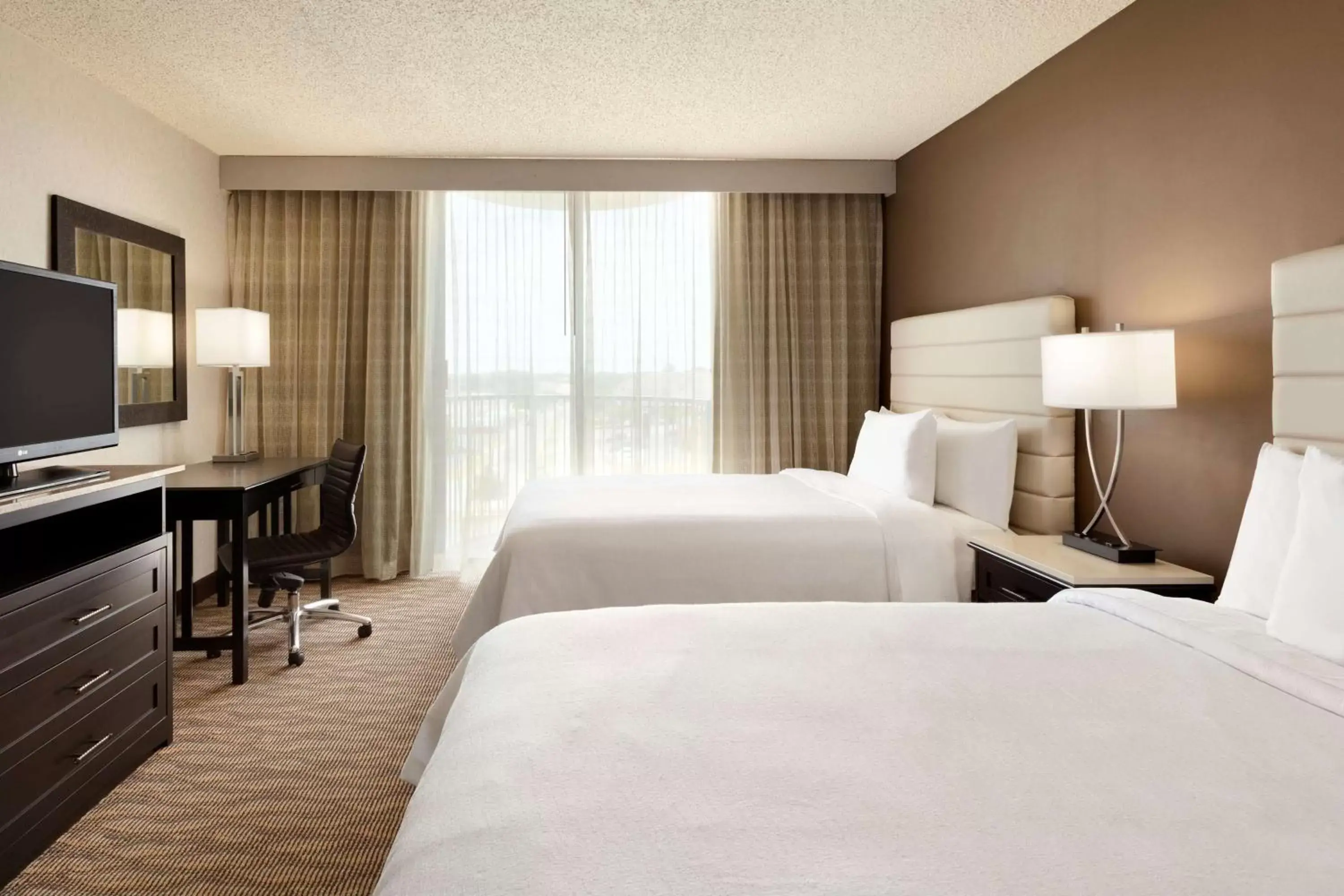 Bedroom, Bed in Embassy Suites by Hilton Oklahoma City Will Rogers Airport