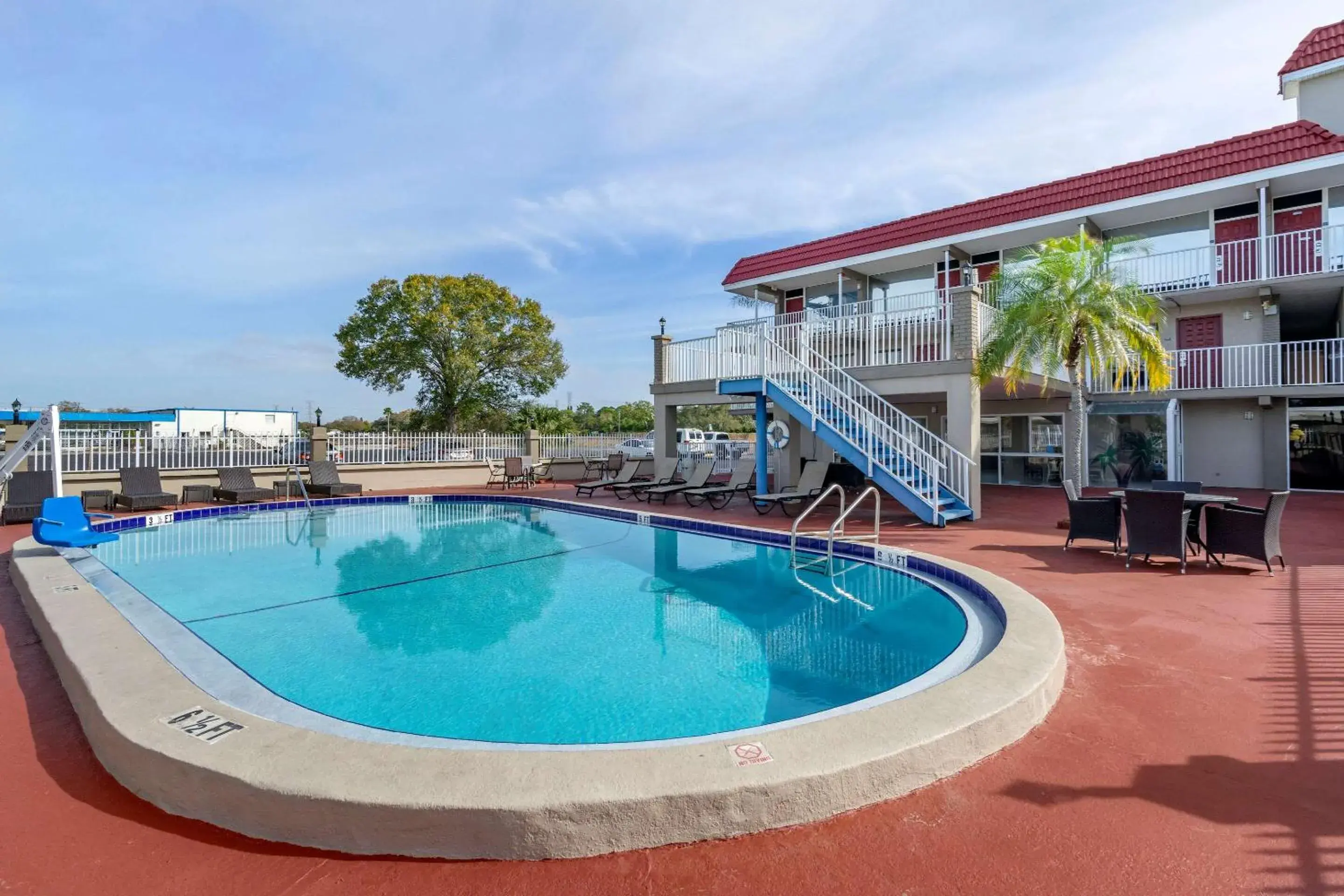 On site, Swimming Pool in Rodeway Inn Clearwater-Largo