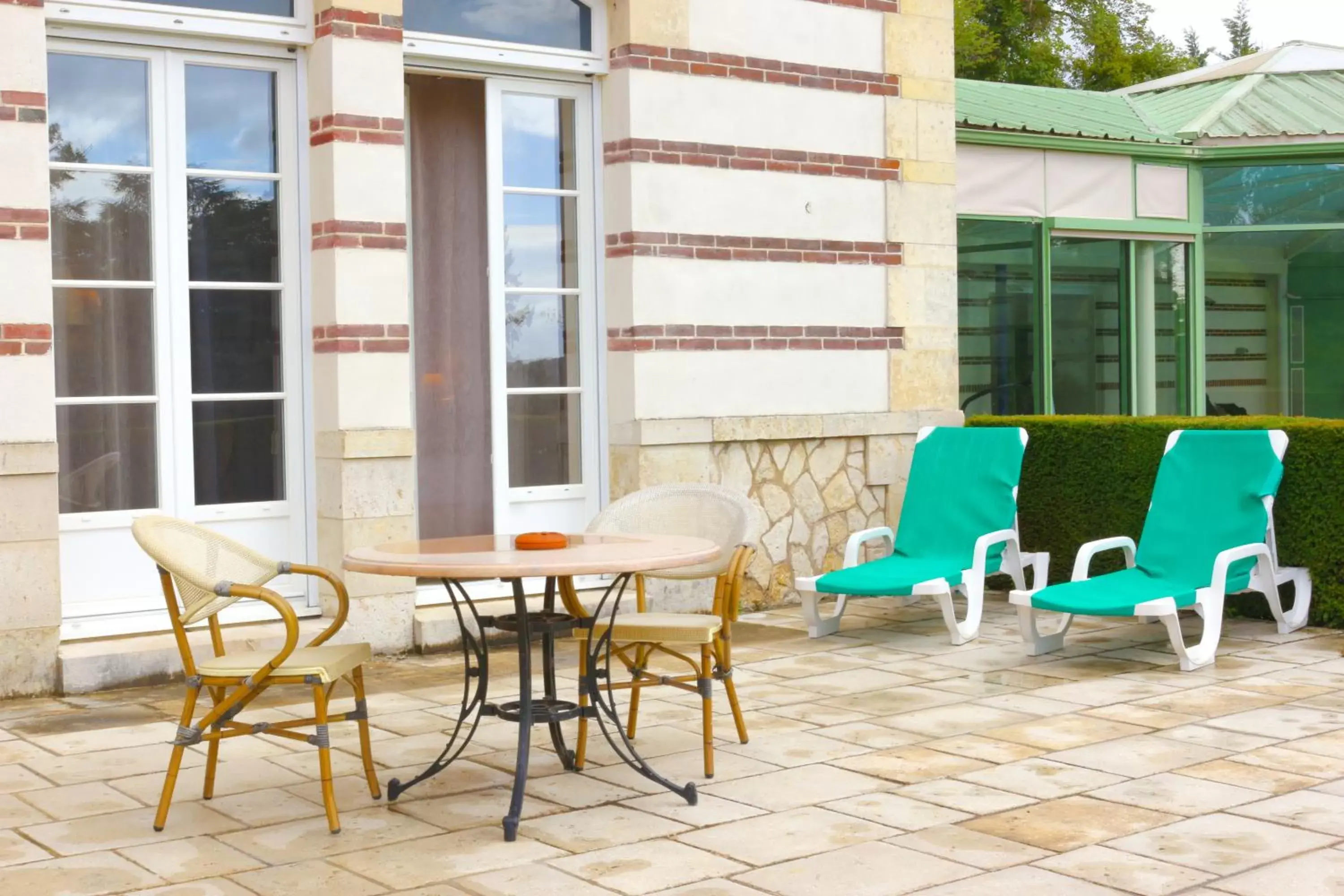 Patio in Le Domaine des Roches, Hotel & Spa