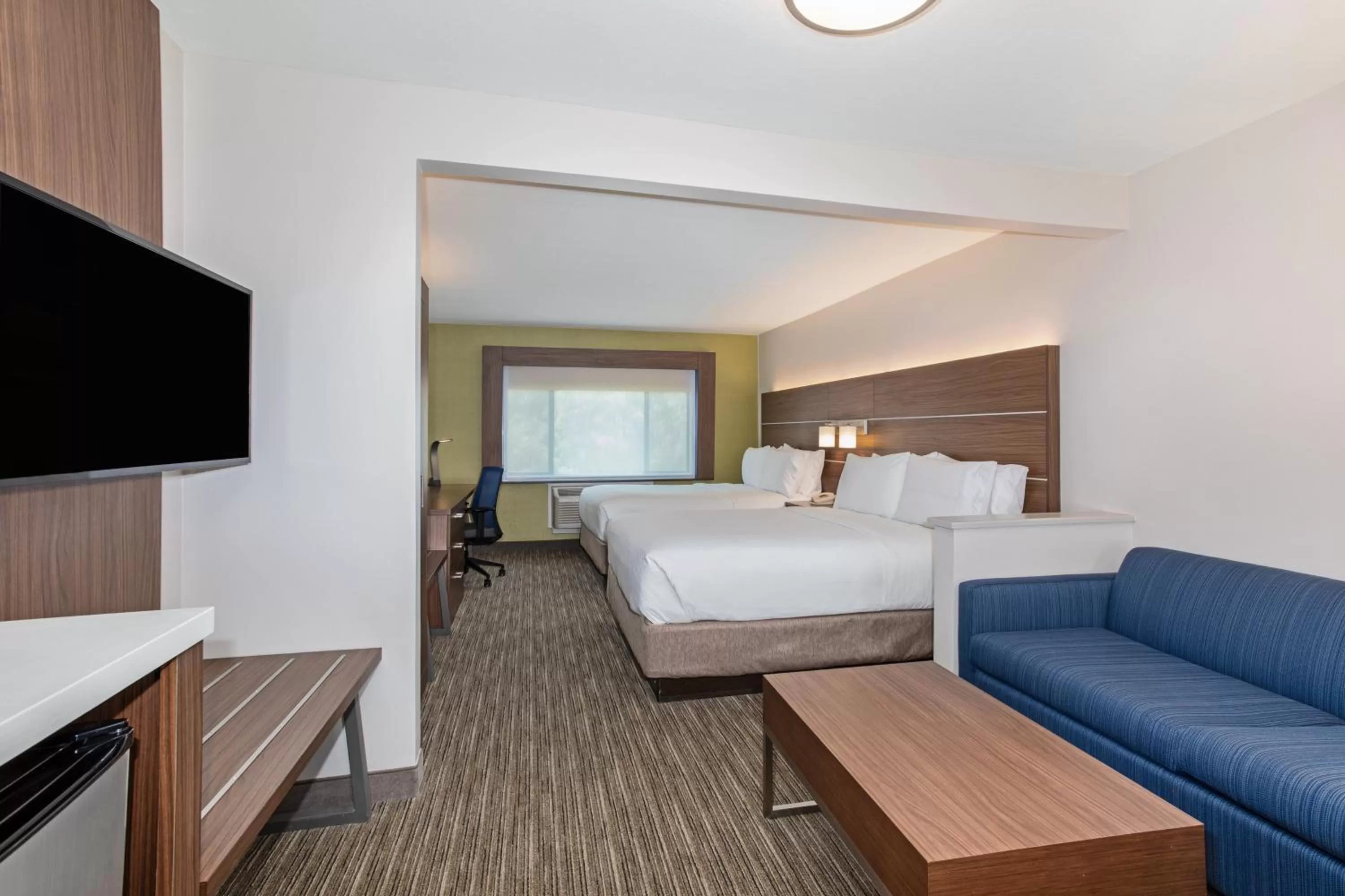 Photo of the whole room, Bed in Sleep Inn & Suites Tempe ASU Campus