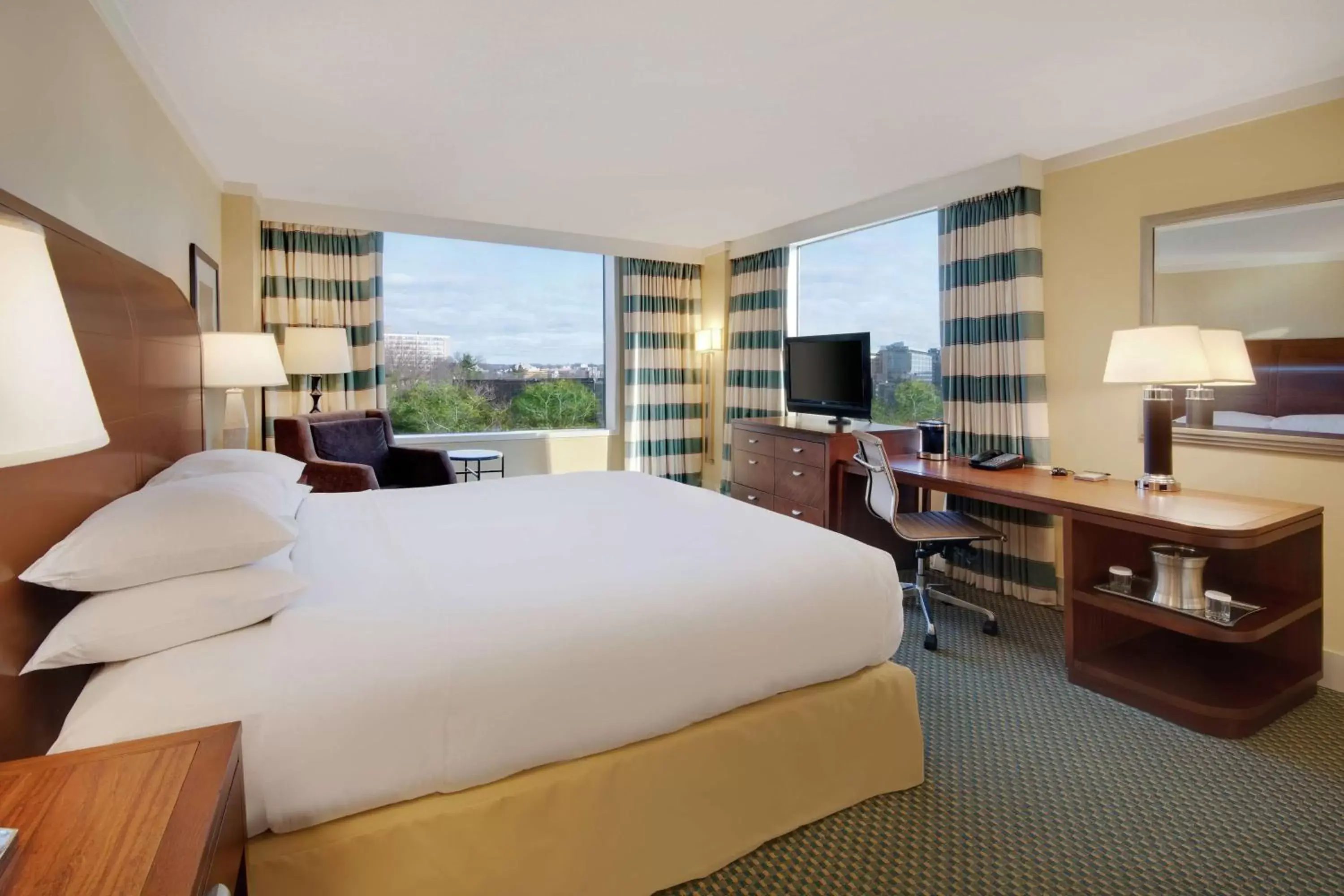 Bedroom in Hilton Stamford Hotel & Executive Meeting Center