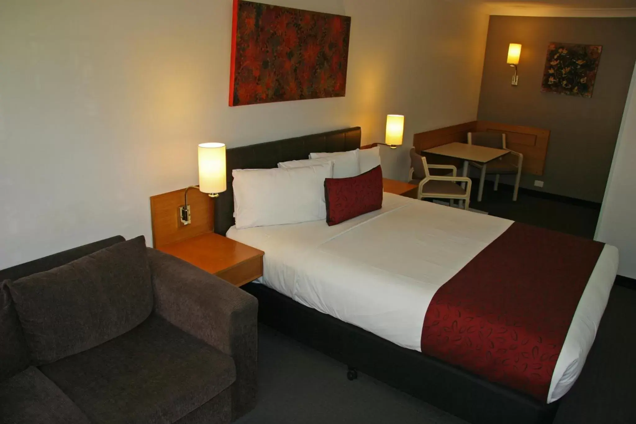 Bedroom, Bed in Hermitage Motor Inn