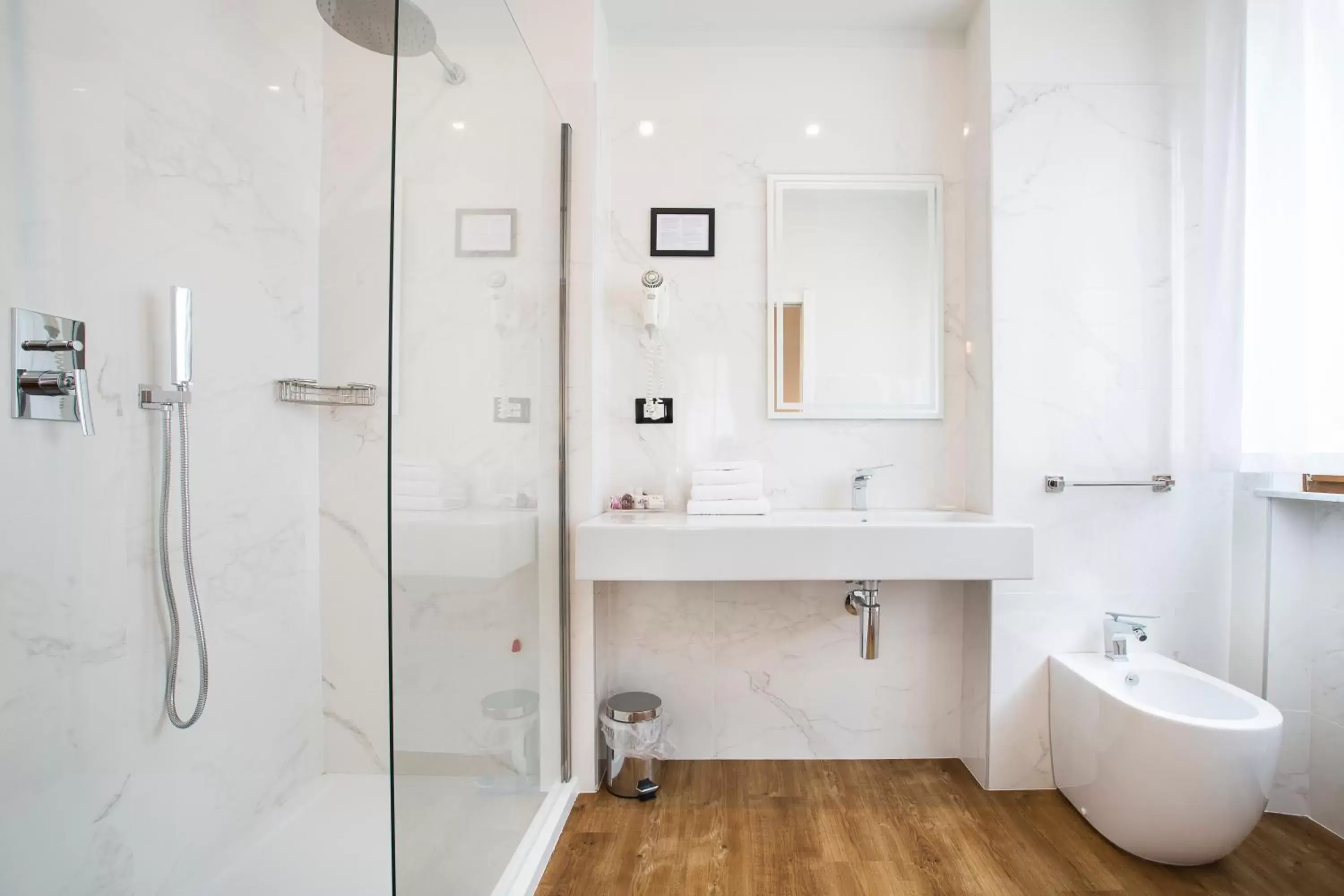 Bathroom in La Gustea Hotel & Cucina