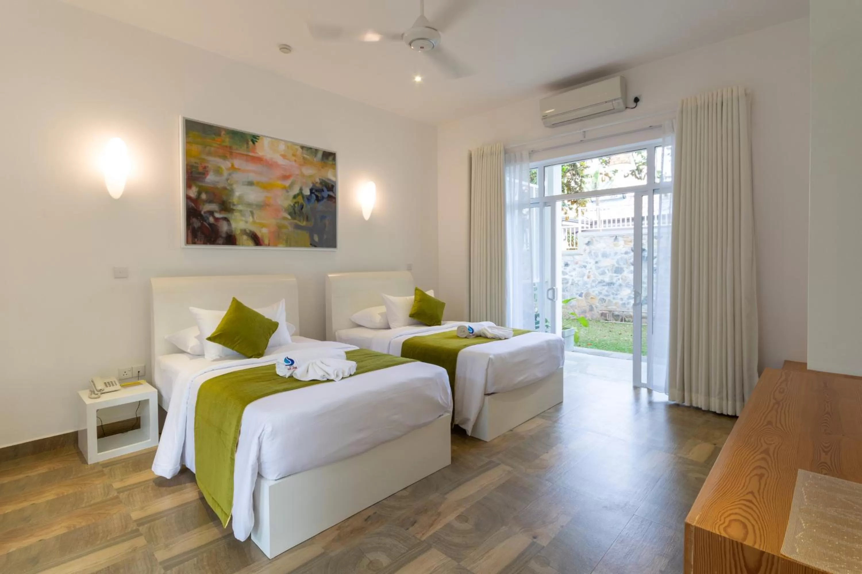 Photo of the whole room in Waters Spring