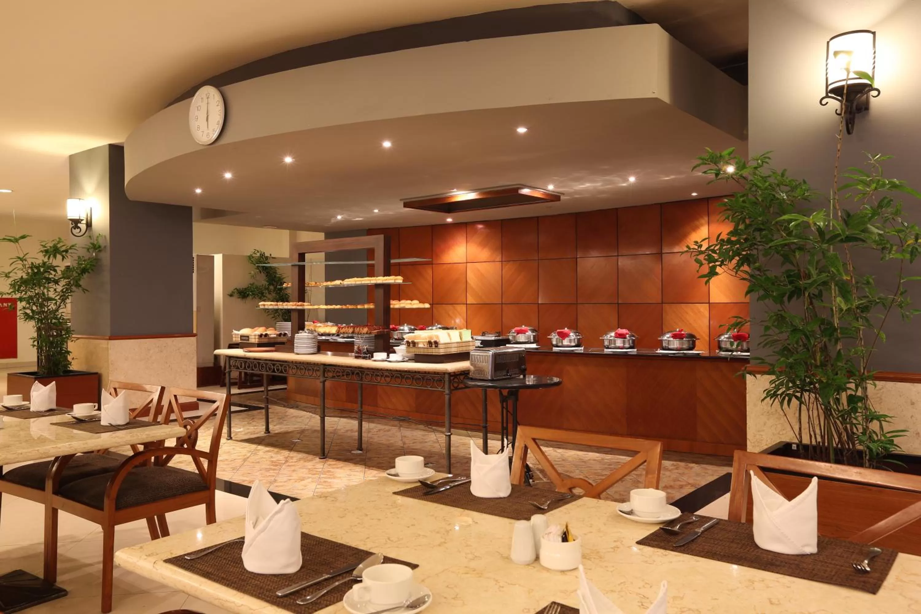 Restaurant/places to eat in Aryaduta Manado