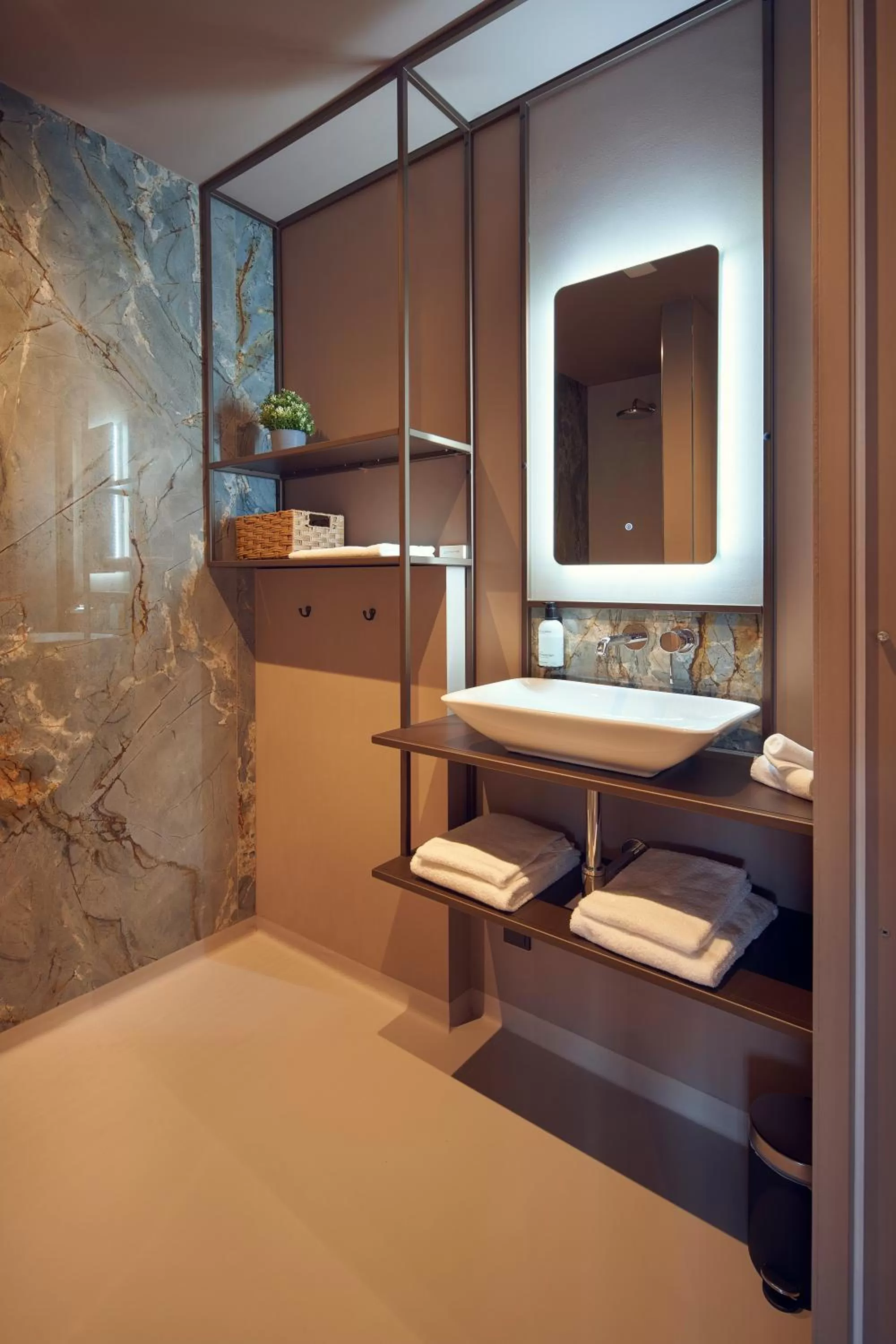 Bathroom in The Yard hotel Noordkade