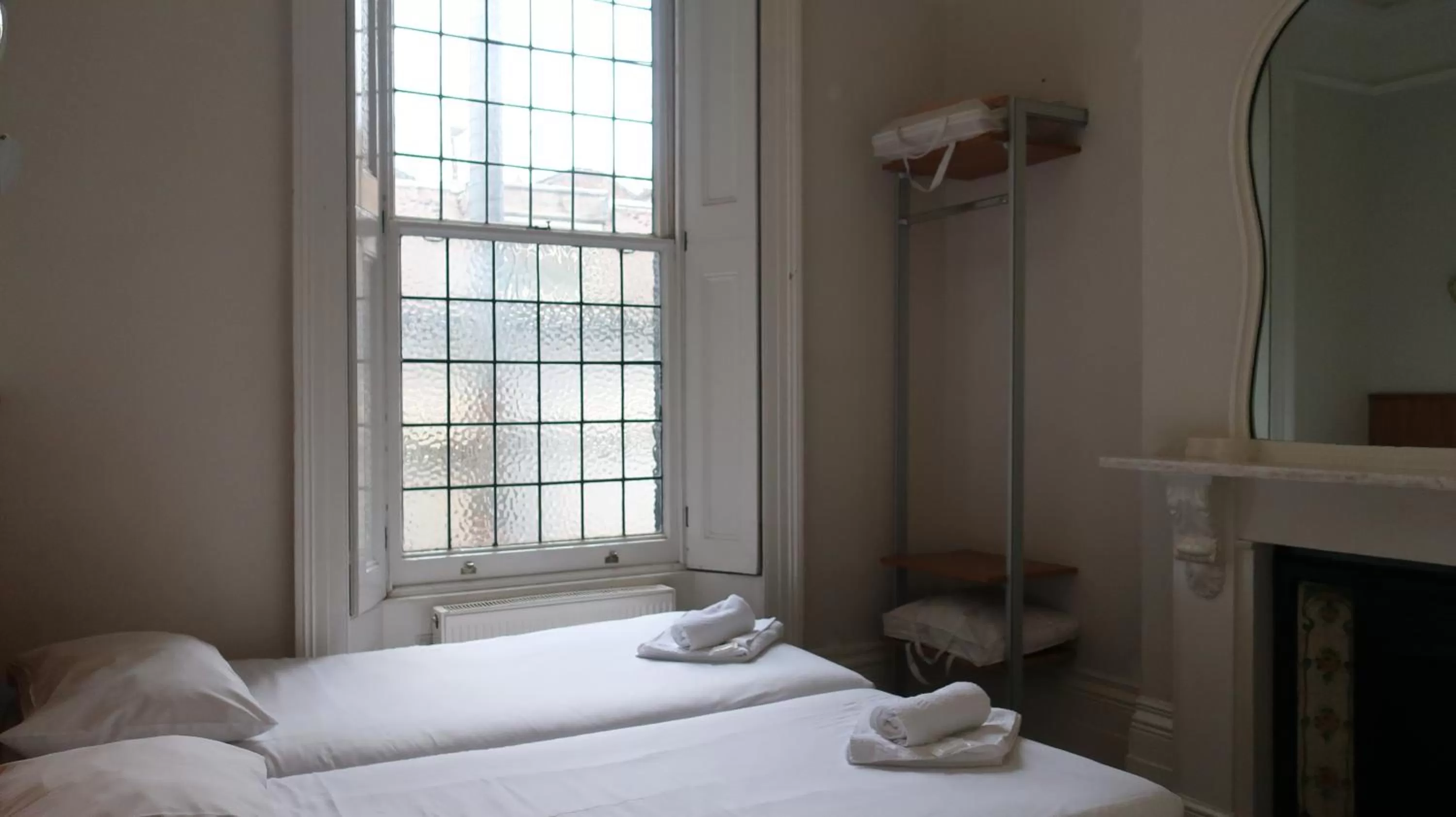 Standard Twin Room in St. David's Hotels Paddington