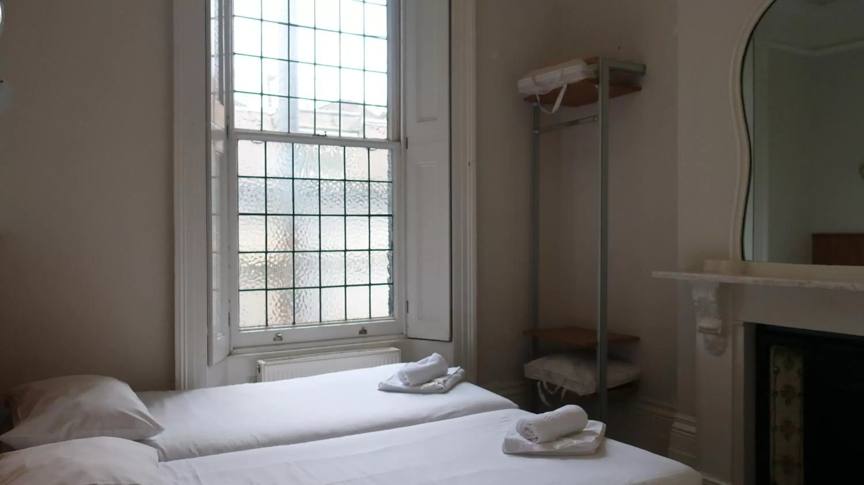 Standard Twin Room in St. David's Hotels Paddington Standard Twin Room in St. David's Hotels Paddington