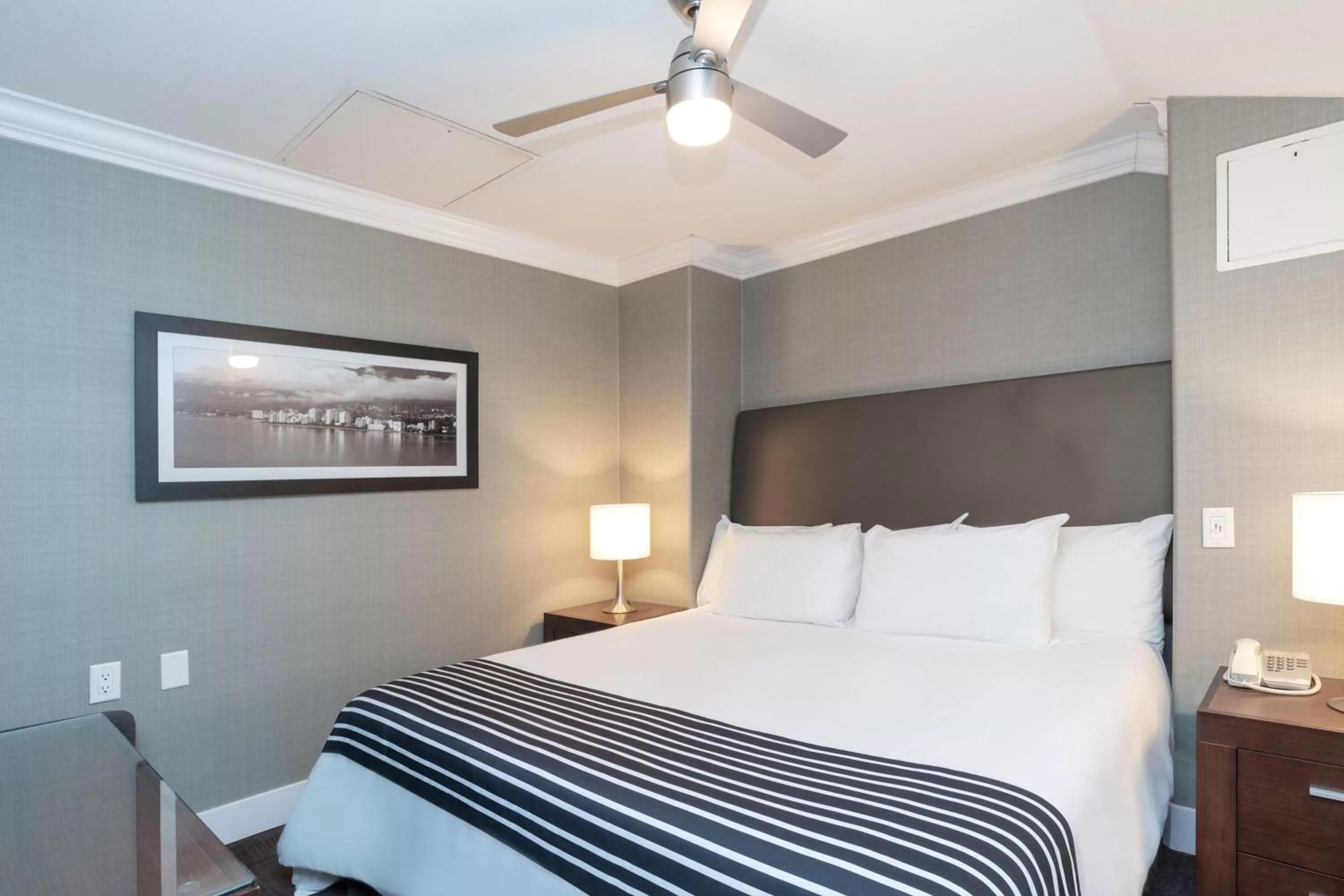 Photo of the whole room, Bed in Sandman Hotel Vancouver Airport