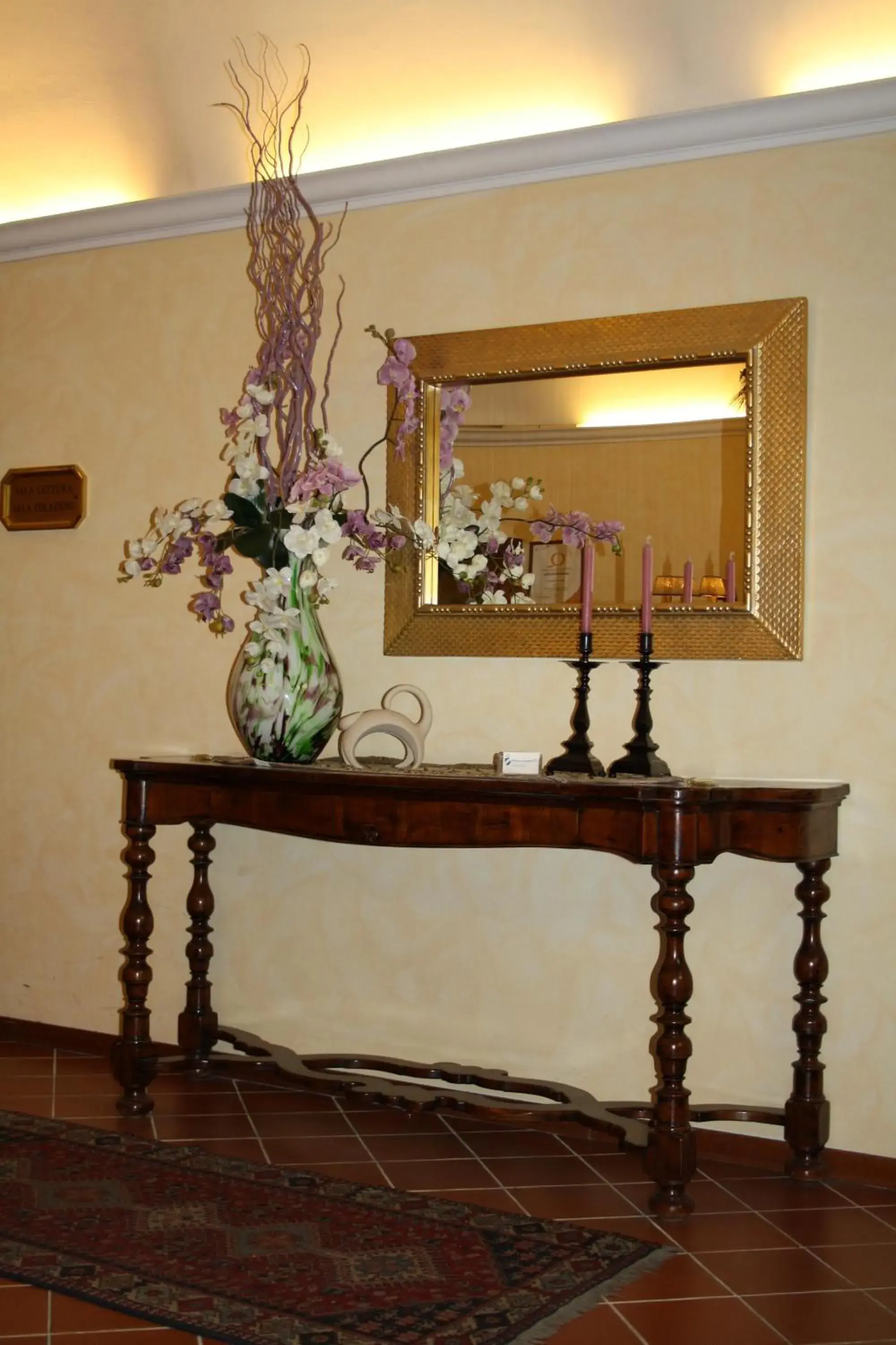 Decorative detail, Lobby/Reception in Hotel Filippeschi