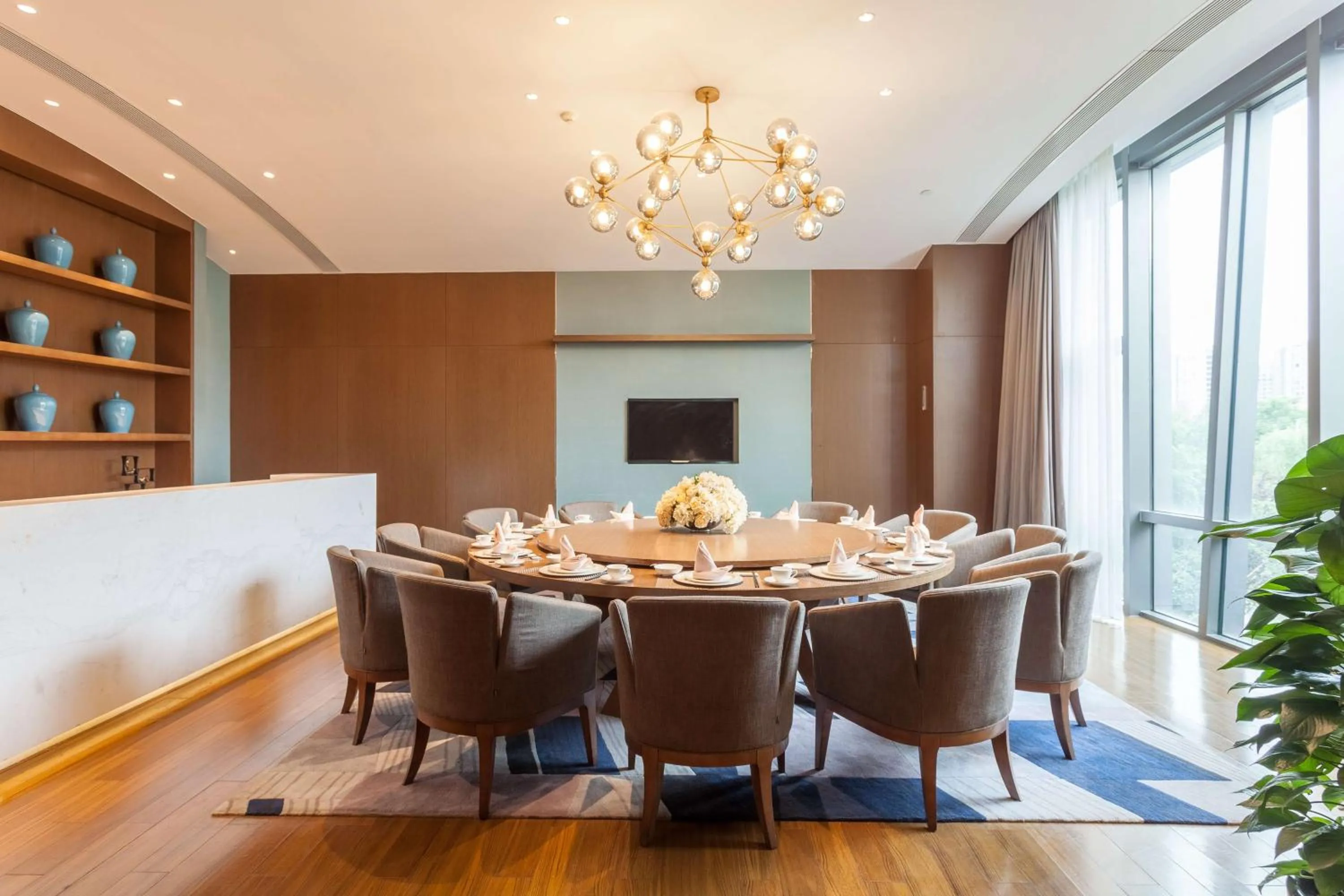 Restaurant/places to eat in Radisson Exhibition Center Shanghai