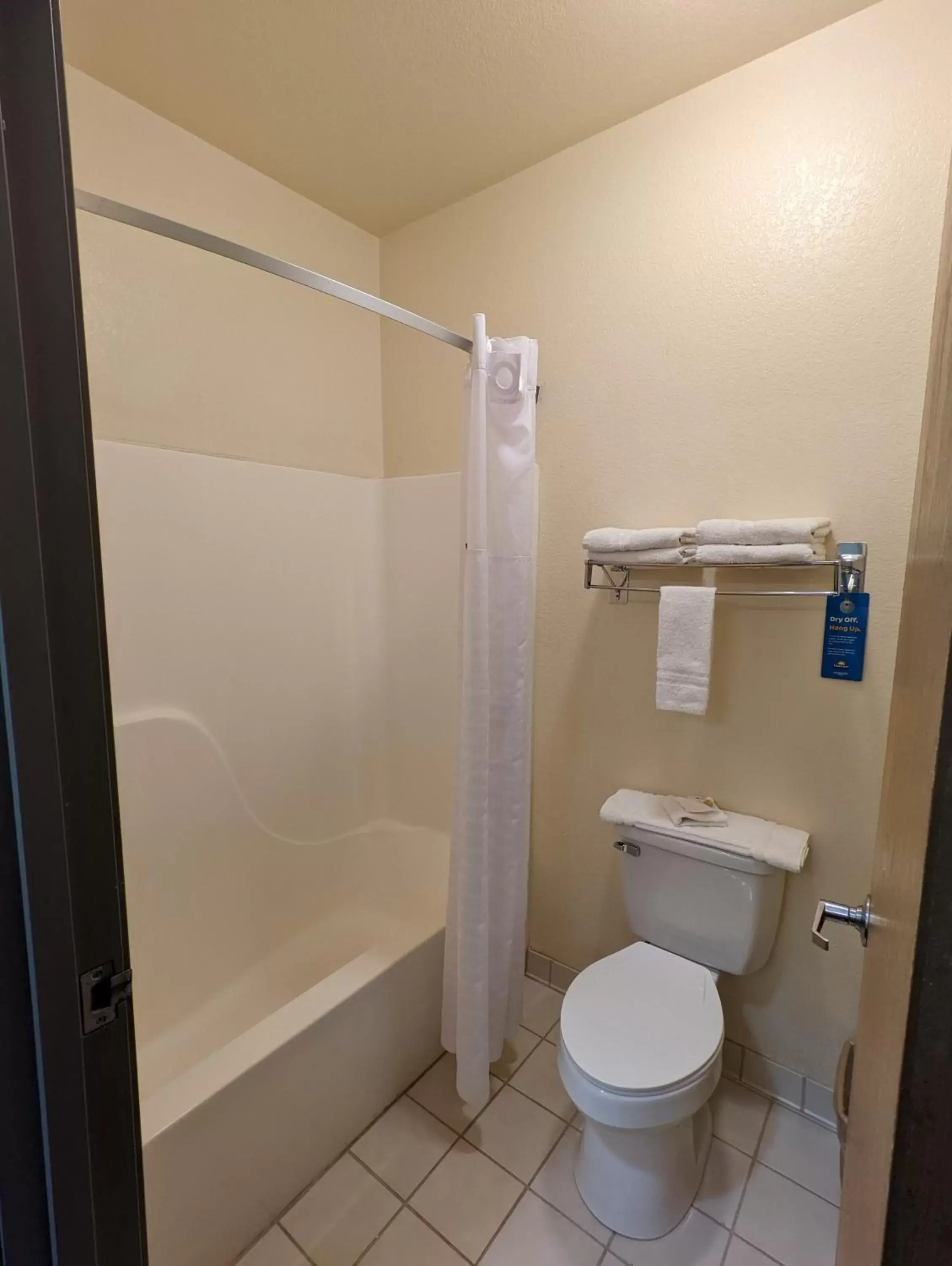 Toilet, Bathroom in Days Inn & Suites by Wyndham Castle Rock