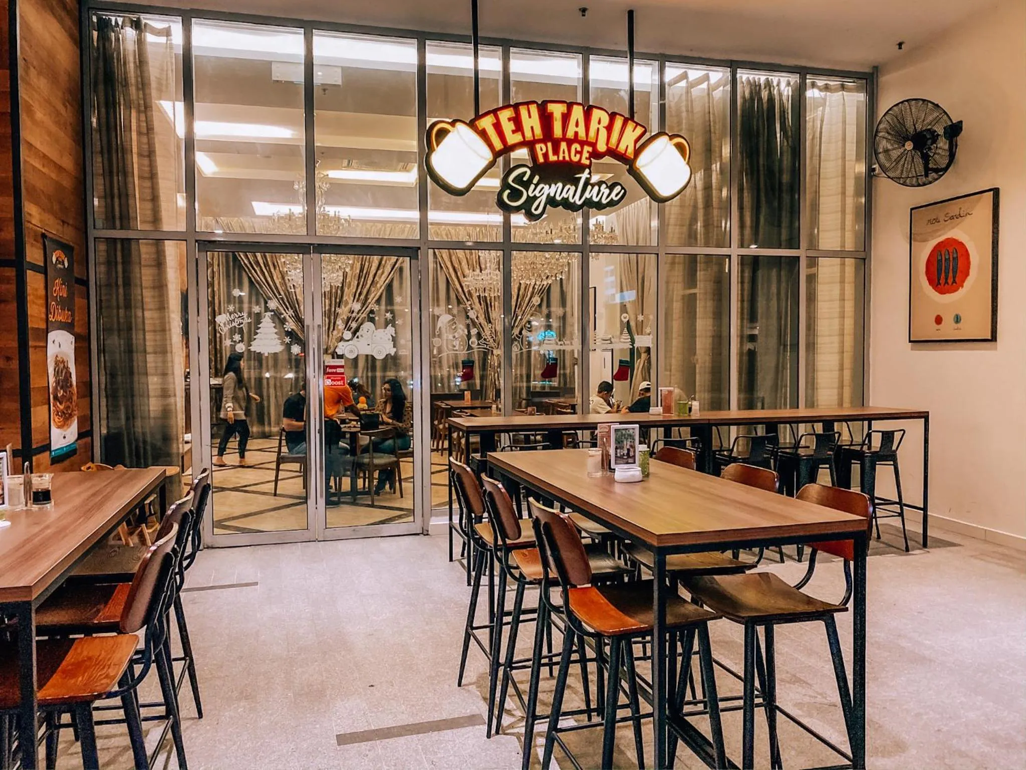 Restaurant/places to eat in Regalia Upper View Hotel