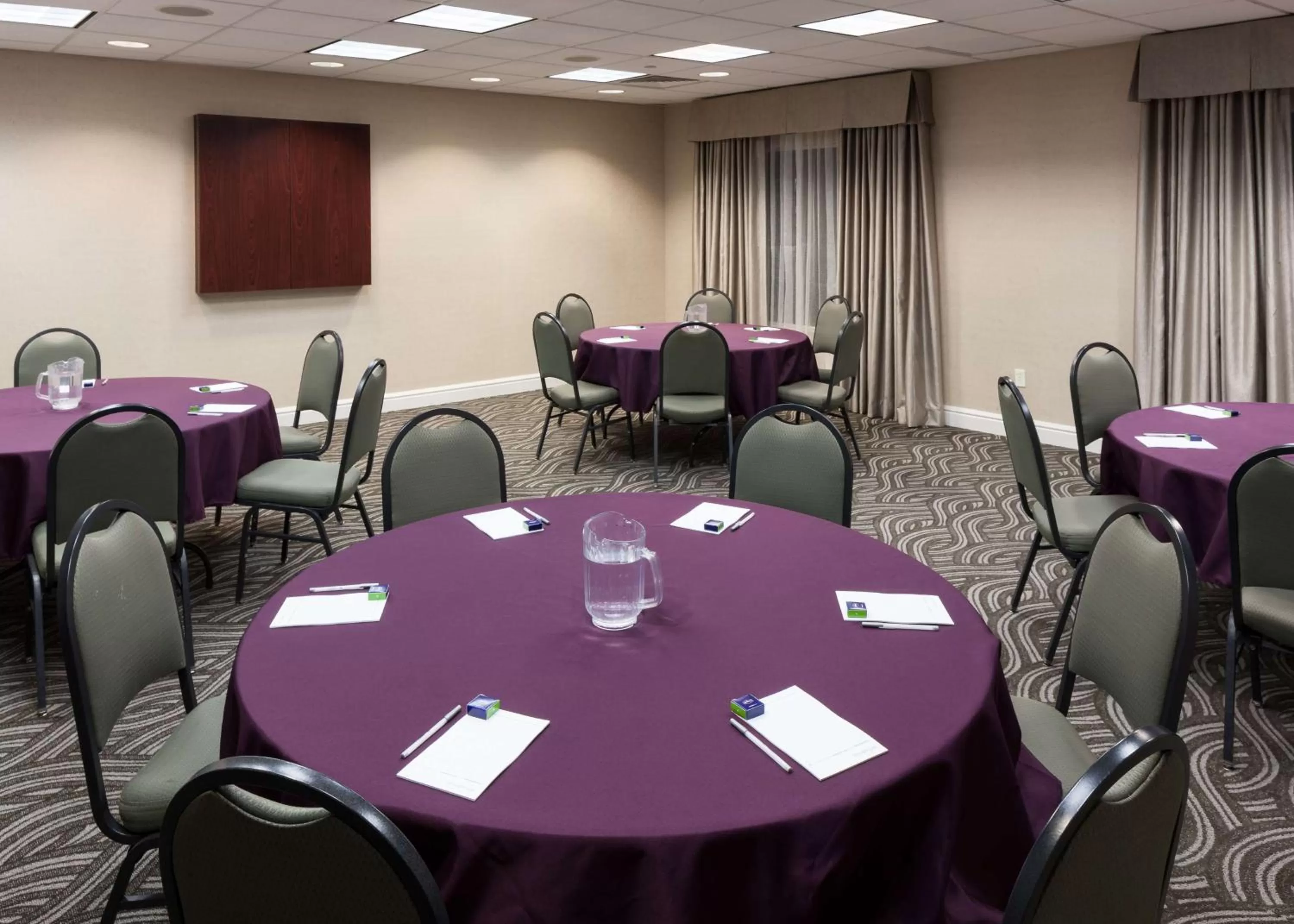 Meeting/conference room in Hampton Inn & Suites Westford-Chelmsford