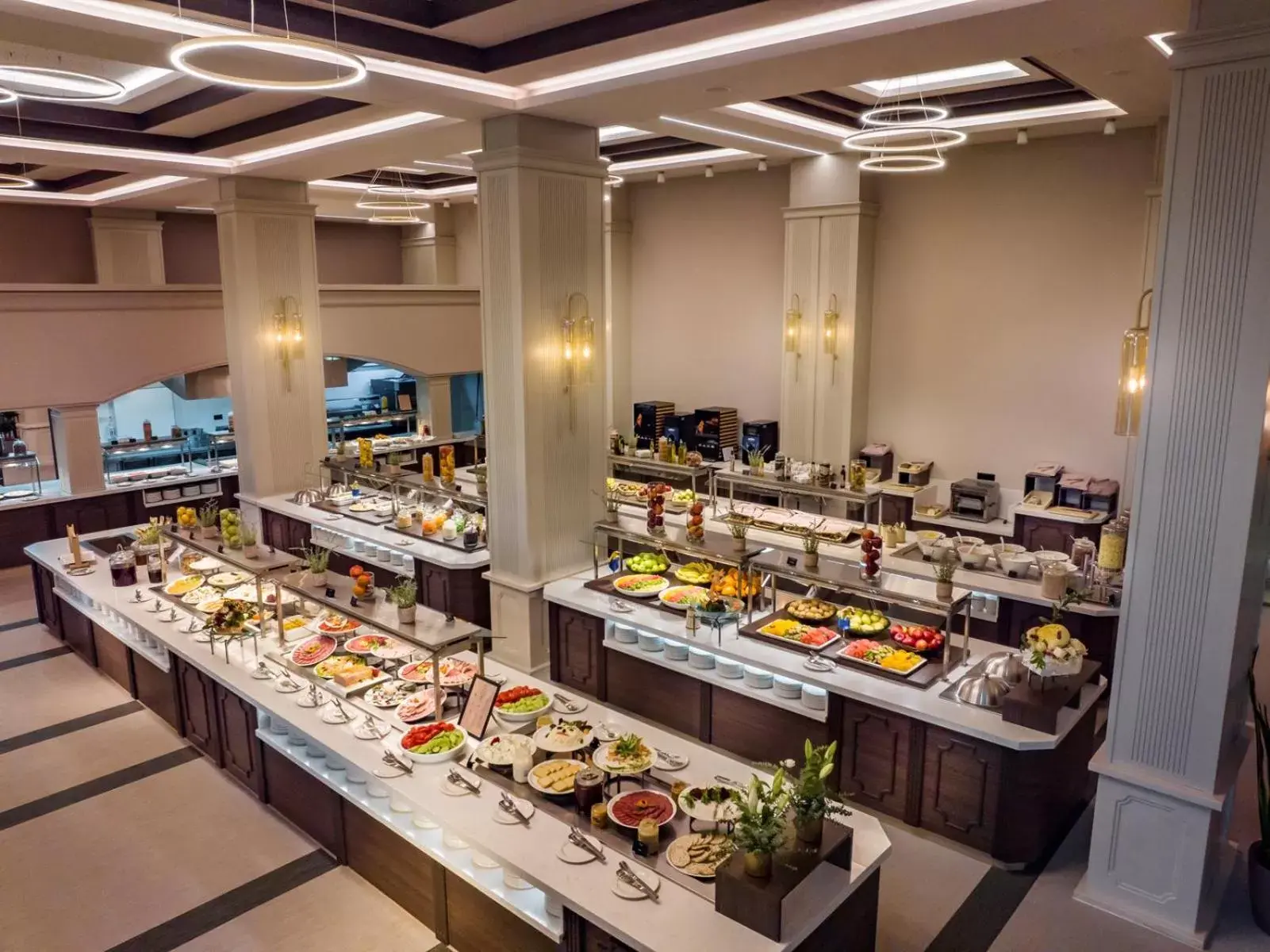 Food and drinks in Kings' Valley Medical & Spa Hotel Food and drinks in Kings' Valley Medical & Spa Hotel