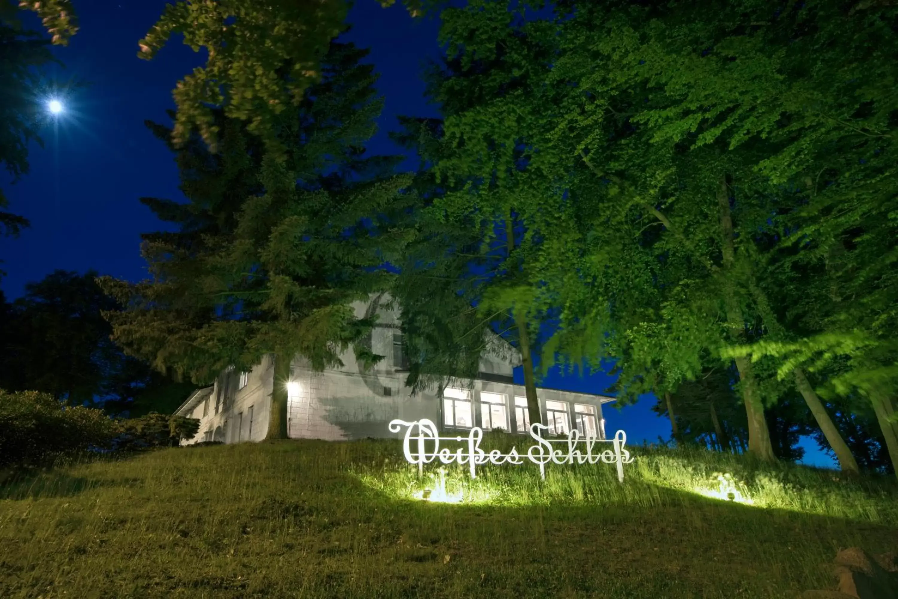 Property building in Hotel Weißes Schloß