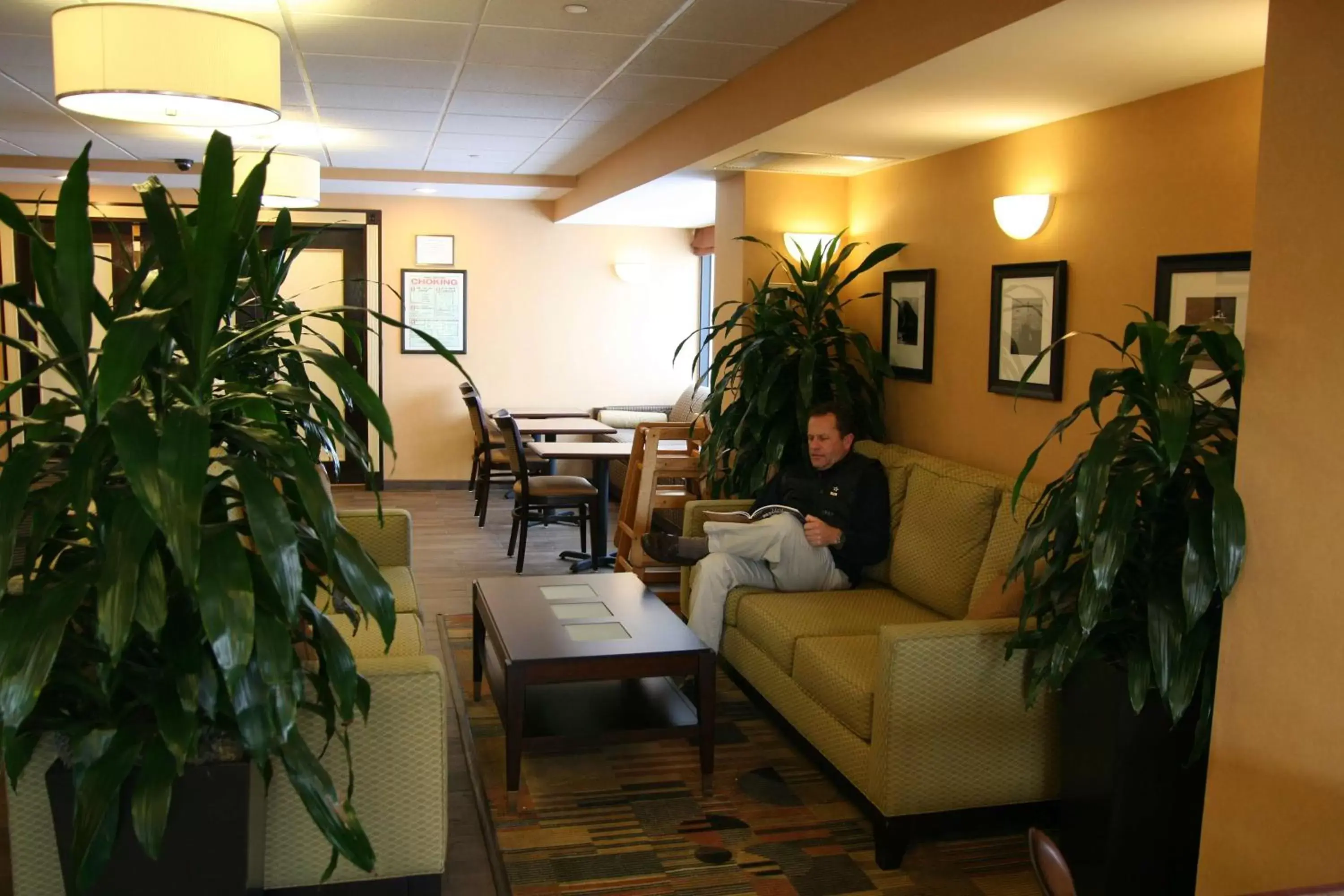 Lobby or reception in Hampton Inn Long Island/Commack