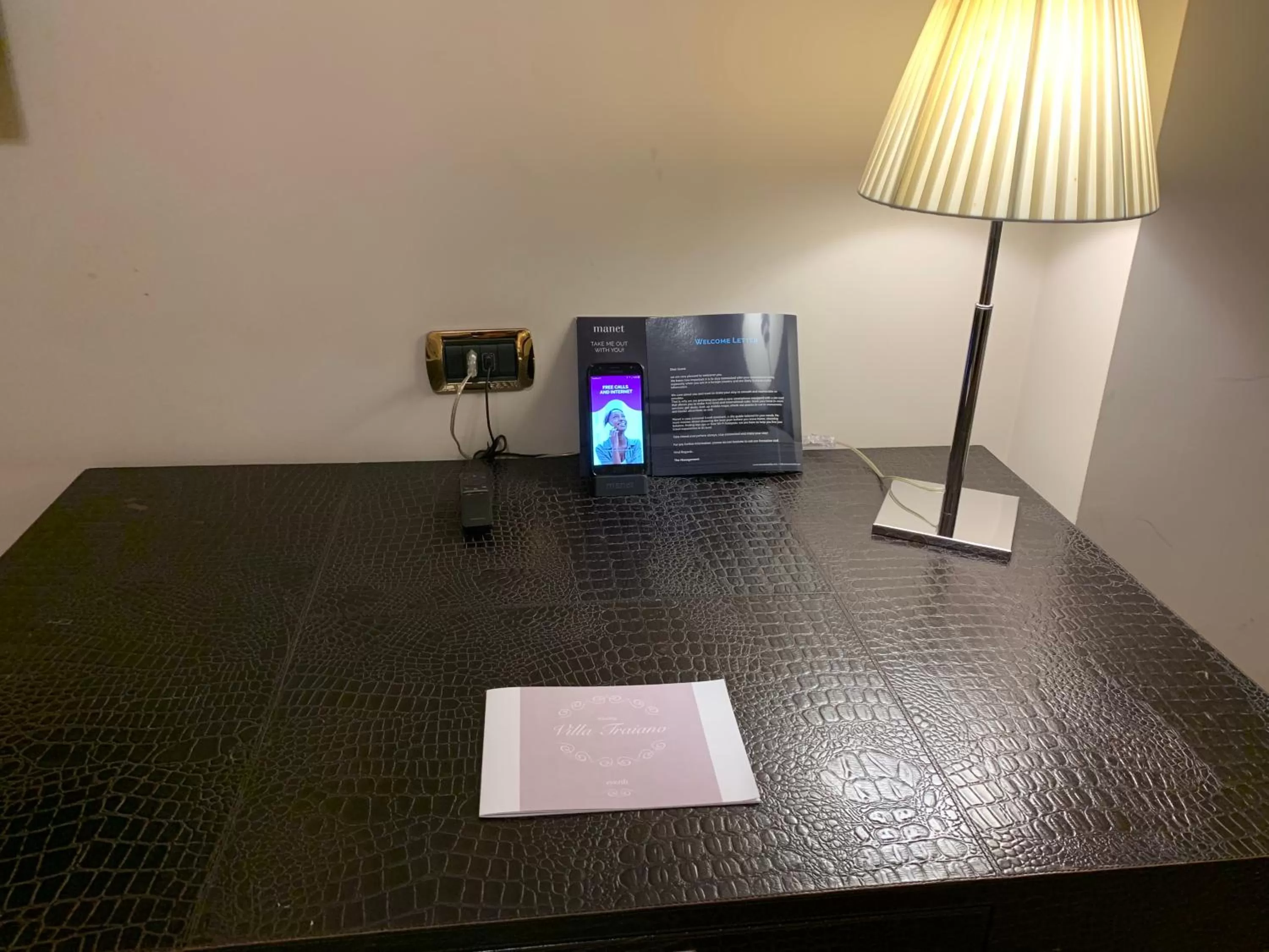 TV and multimedia in Hotel Villa Traiano