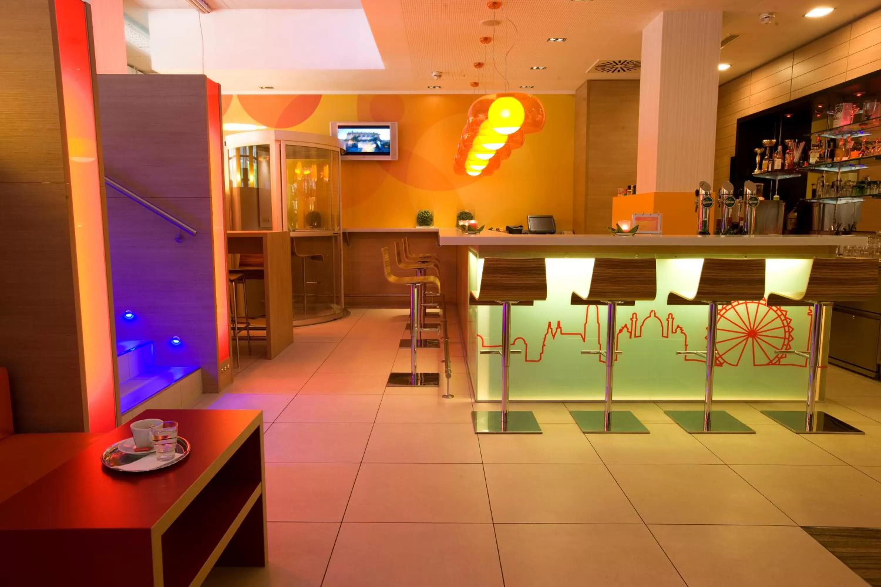 Lounge or bar in Ibis Wien Messe