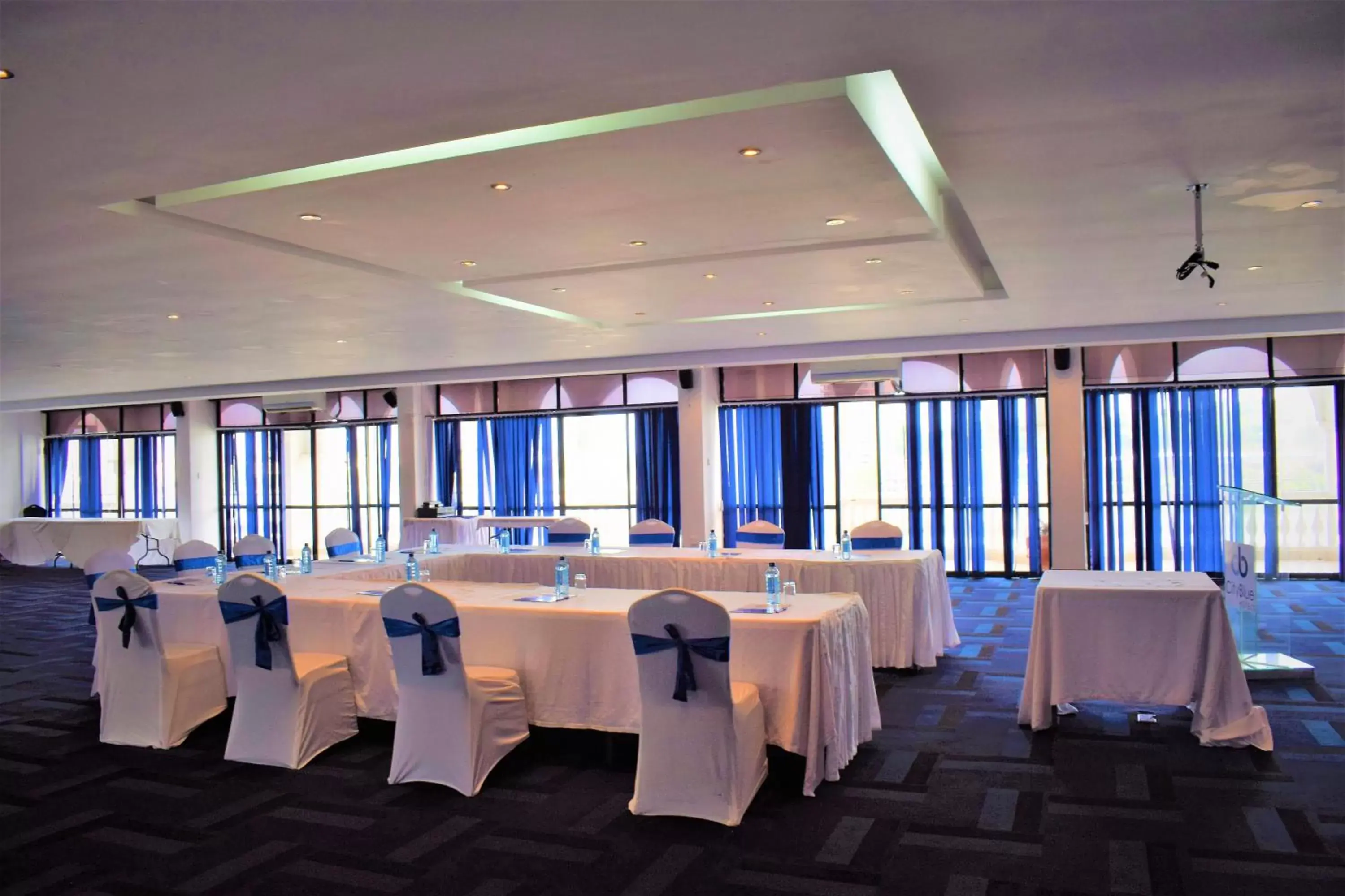 Meeting/conference room in CityBlue Creekside Hotel & Suites