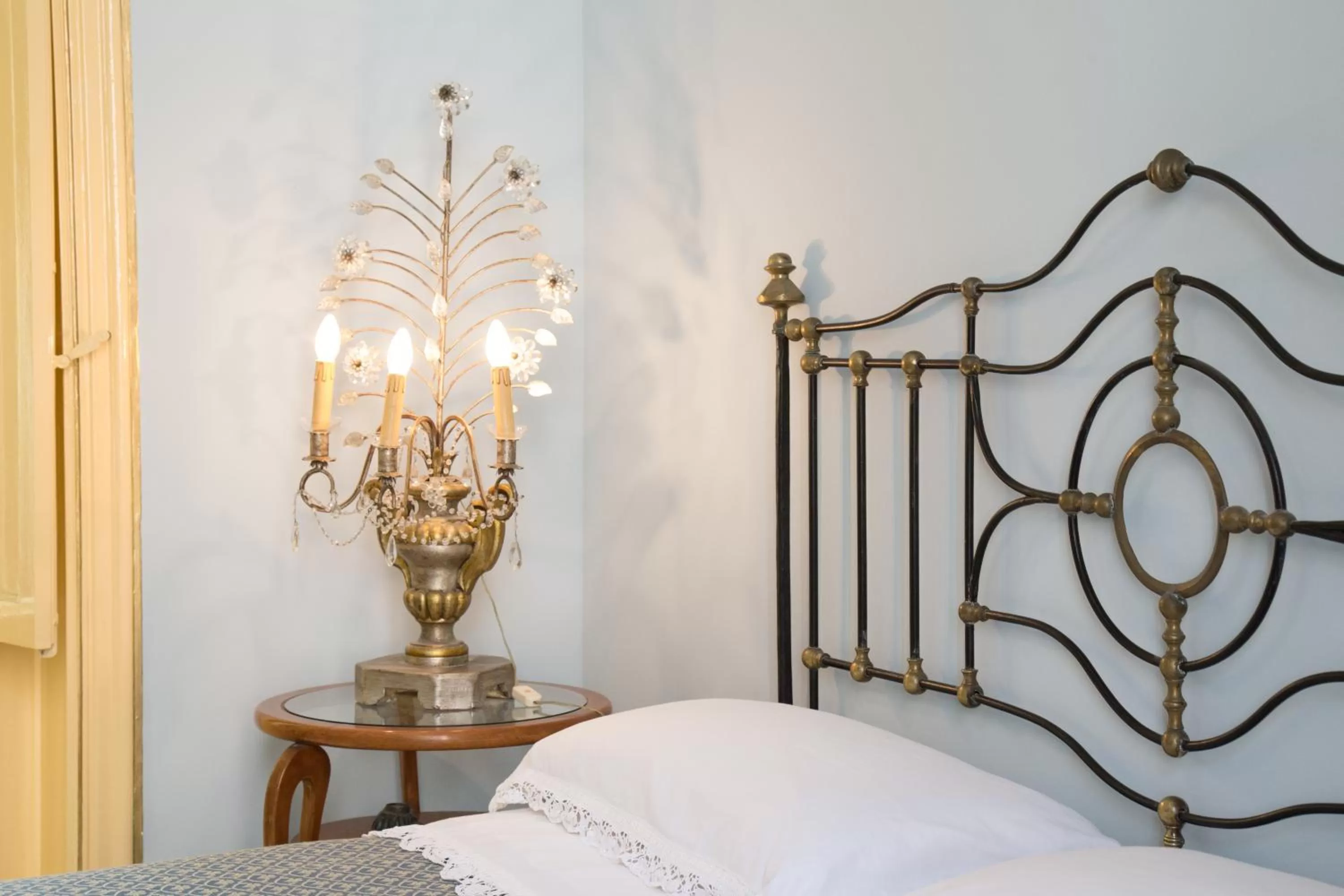 Decorative detail, Bed in Dimora La Commare