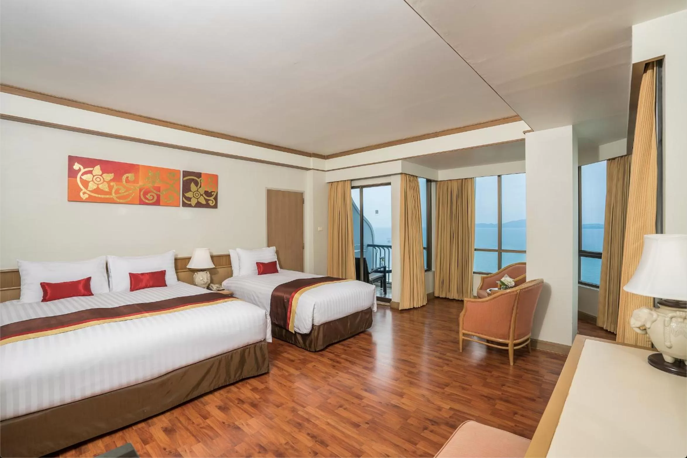 Bedroom, Bed in Cosy Beach Hotel - SHA Extra Plus