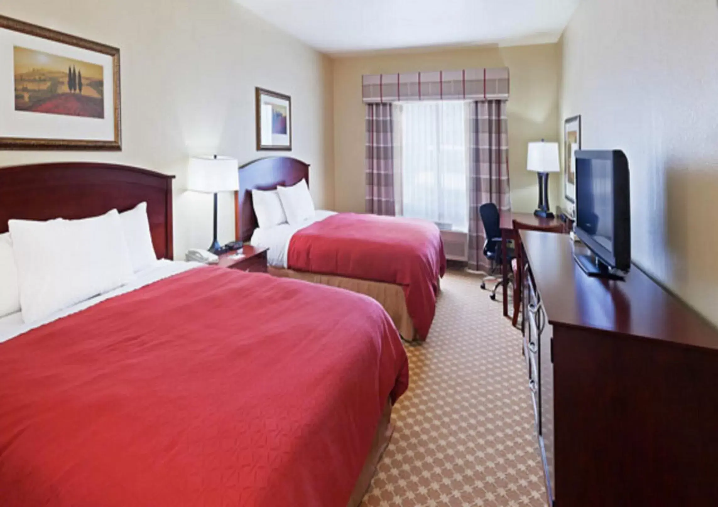 Photo of the whole room, Bed in Country Inn & Suites by Radisson, Tulsa, OK