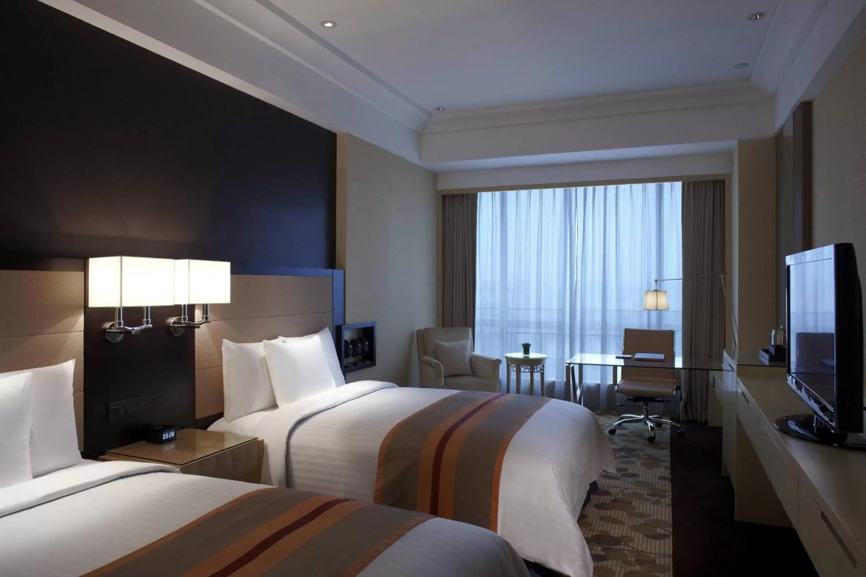 Photo of the whole room, Bed in Courtyard by Marriott Shanghai Central