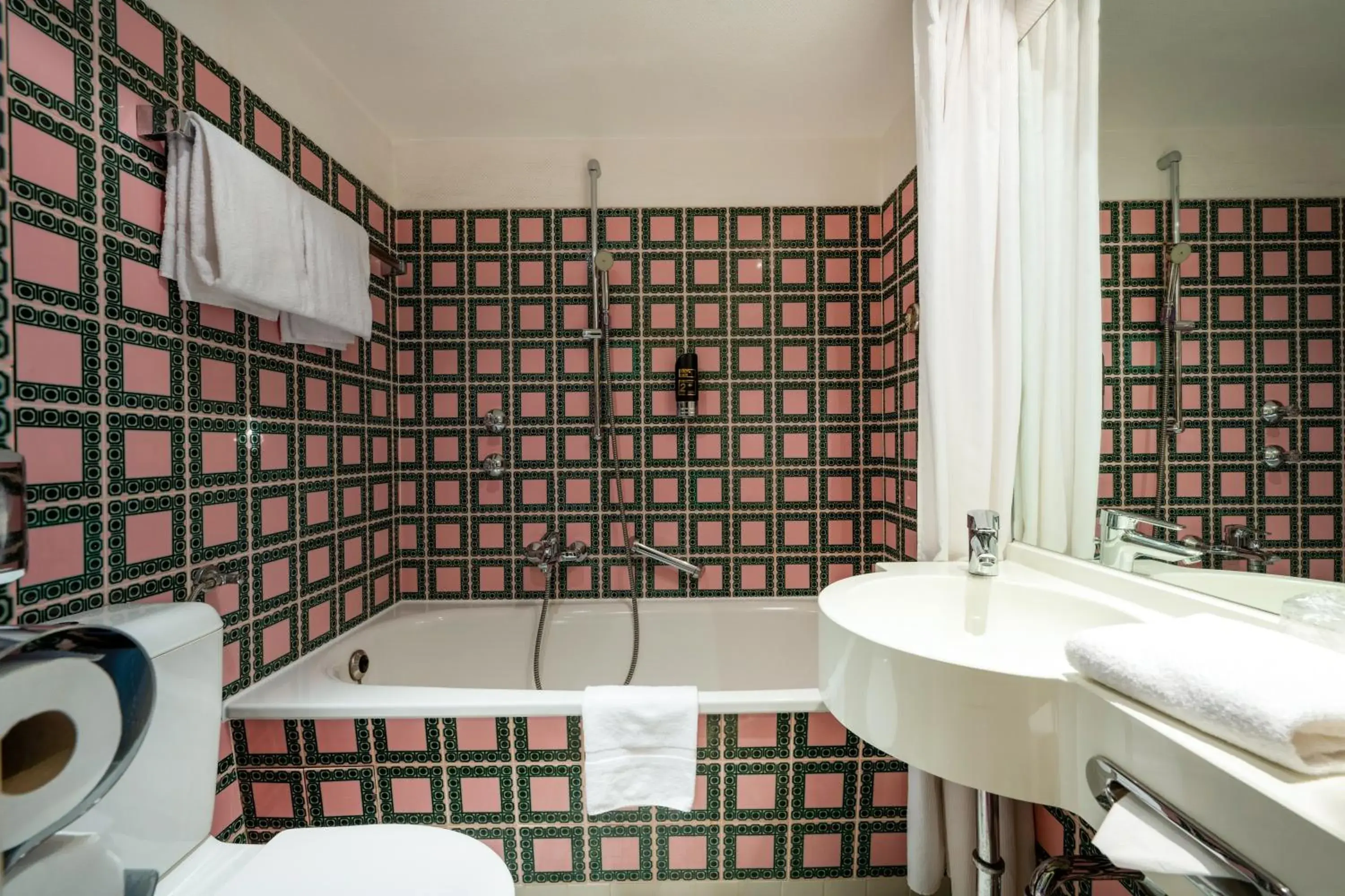 Bathroom in Hotel Arosa