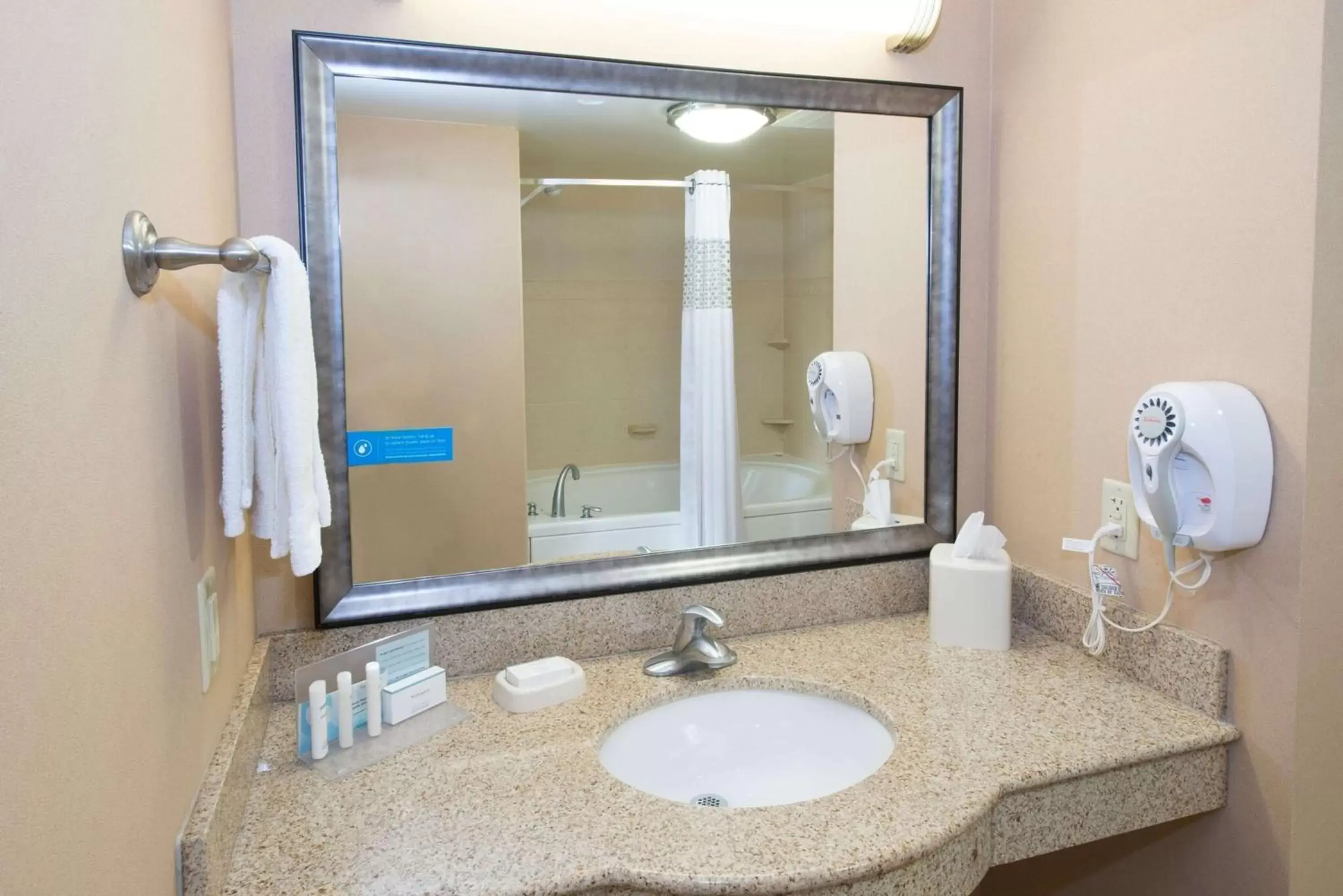 Bathroom in Hampton Inn & Suites Scottsboro