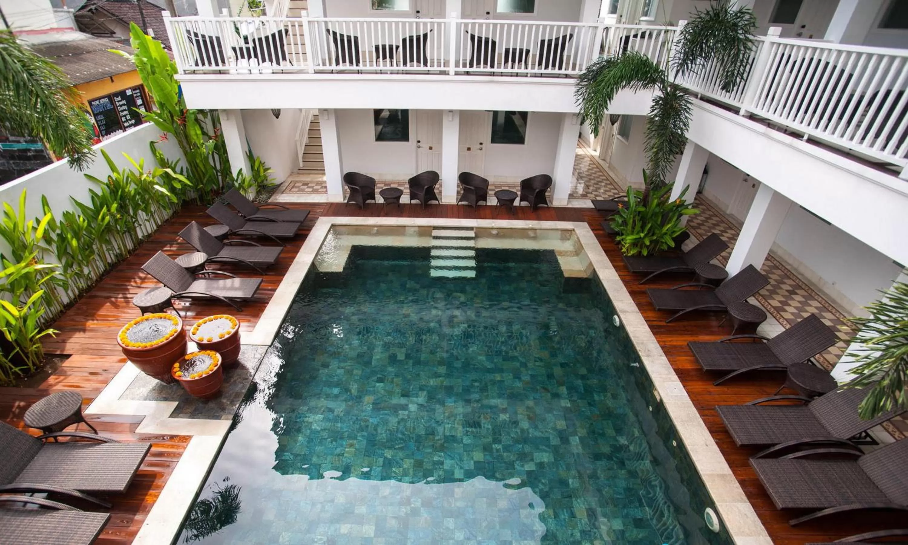 Swimming pool in Samsara Inn