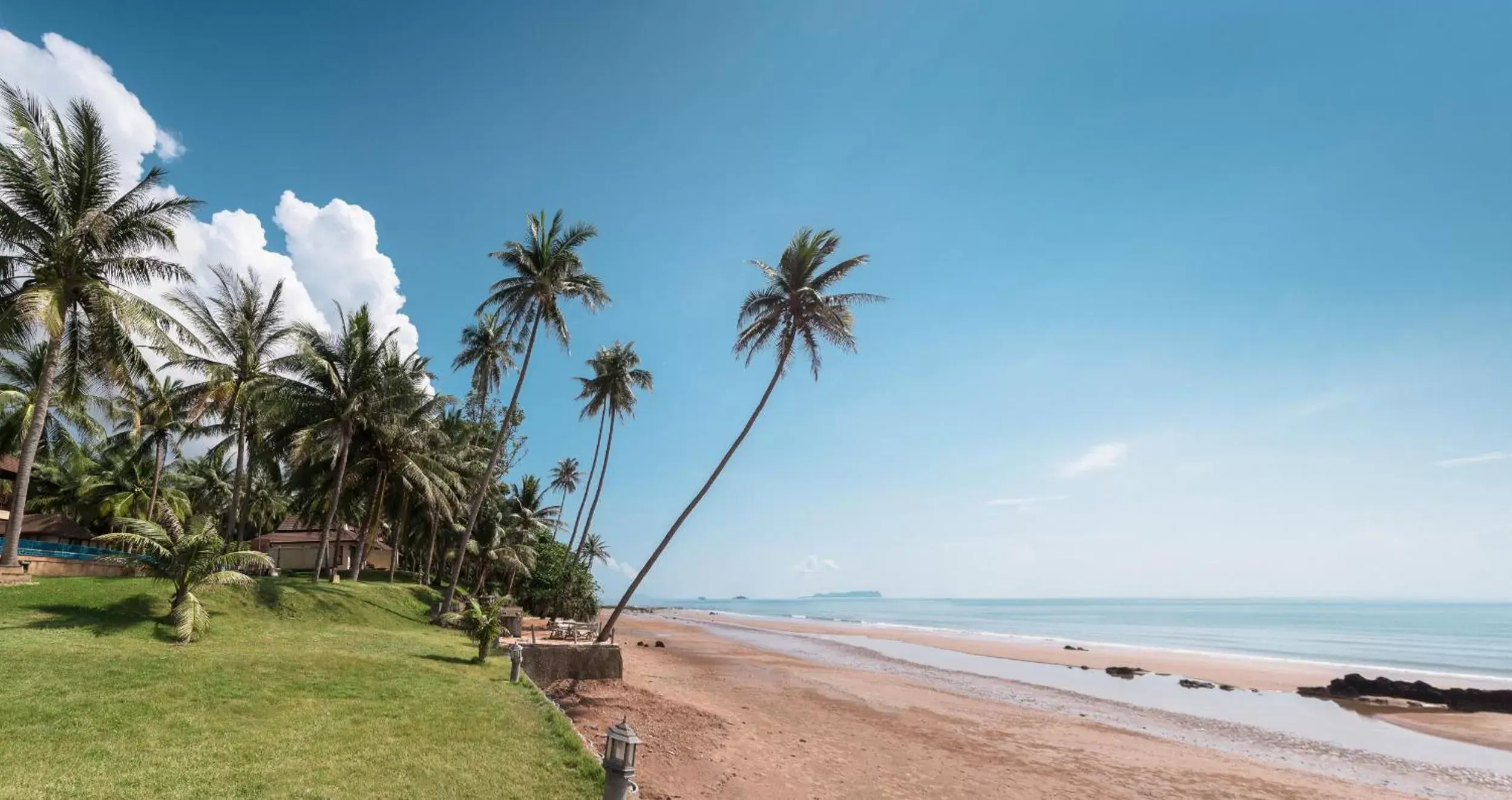 Beach in Ban Saithong Beach Resort