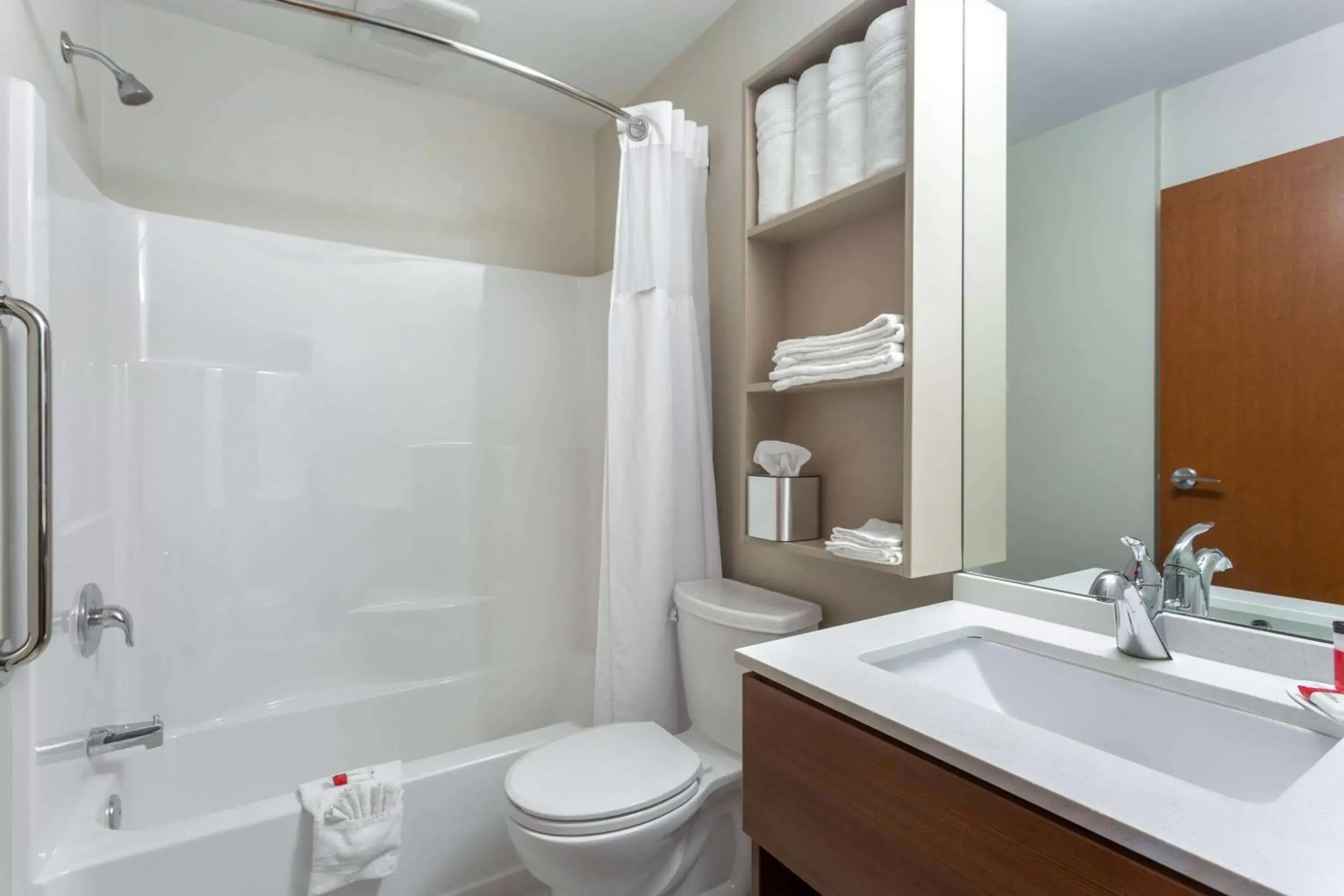 Bathroom in Microtel Inn & Suites by Wyndham Niagara Falls