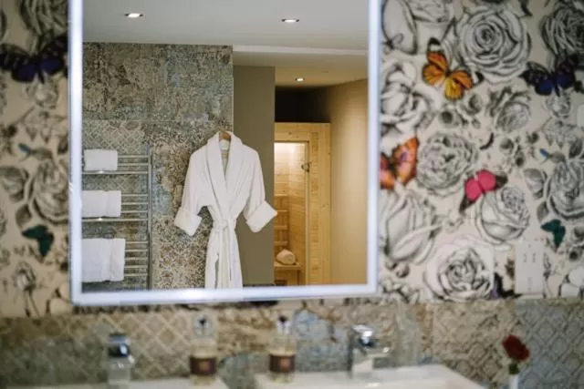 Steam room in Grange Boutique Hotel