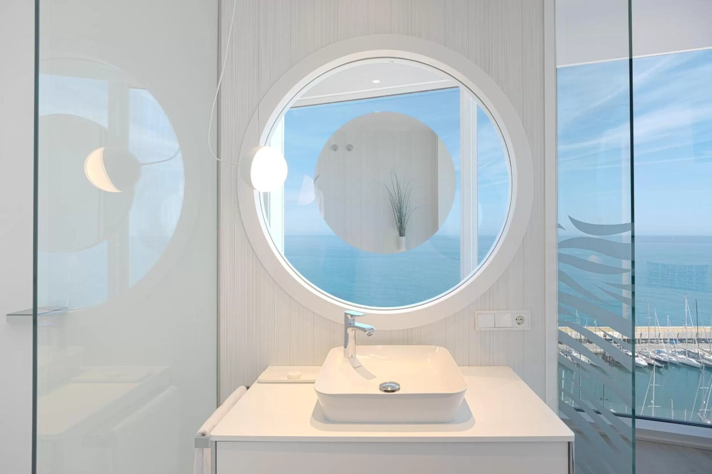 Bathroom in Hotel Marina Badalona