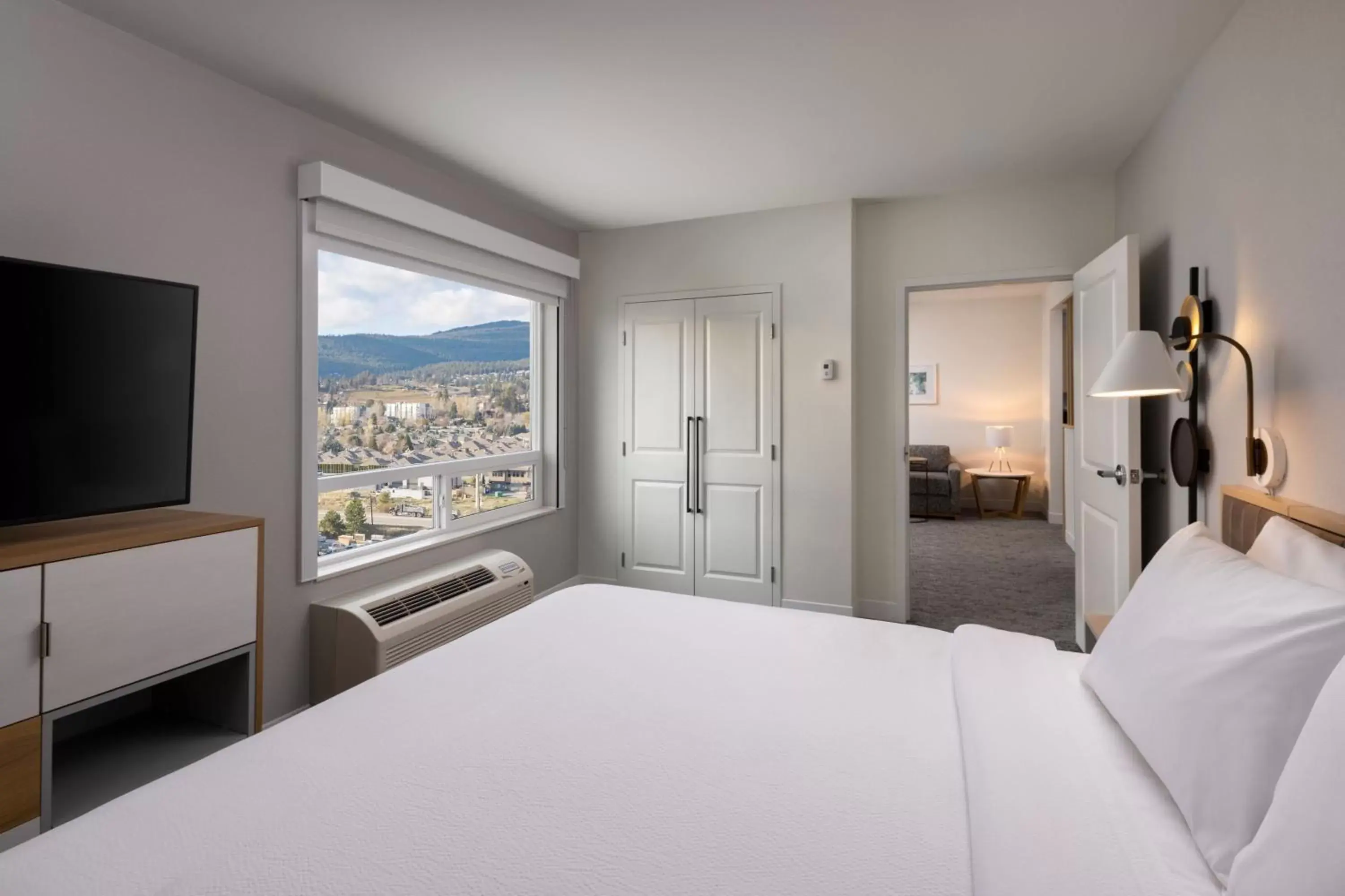 Bedroom, Bed in TownePlace Suites by Marriott West Kelowna