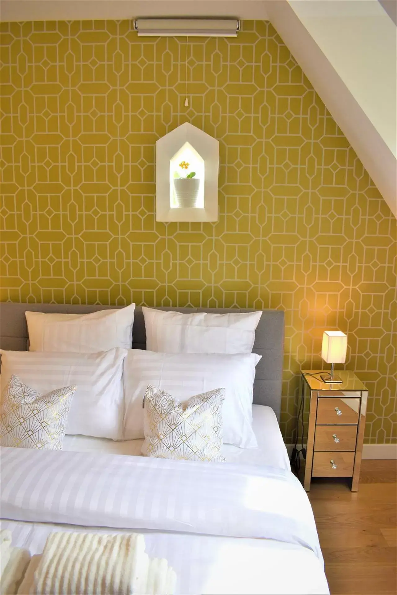 Bedroom, Bed in Villa Castel Chambres d'hôtes B&B