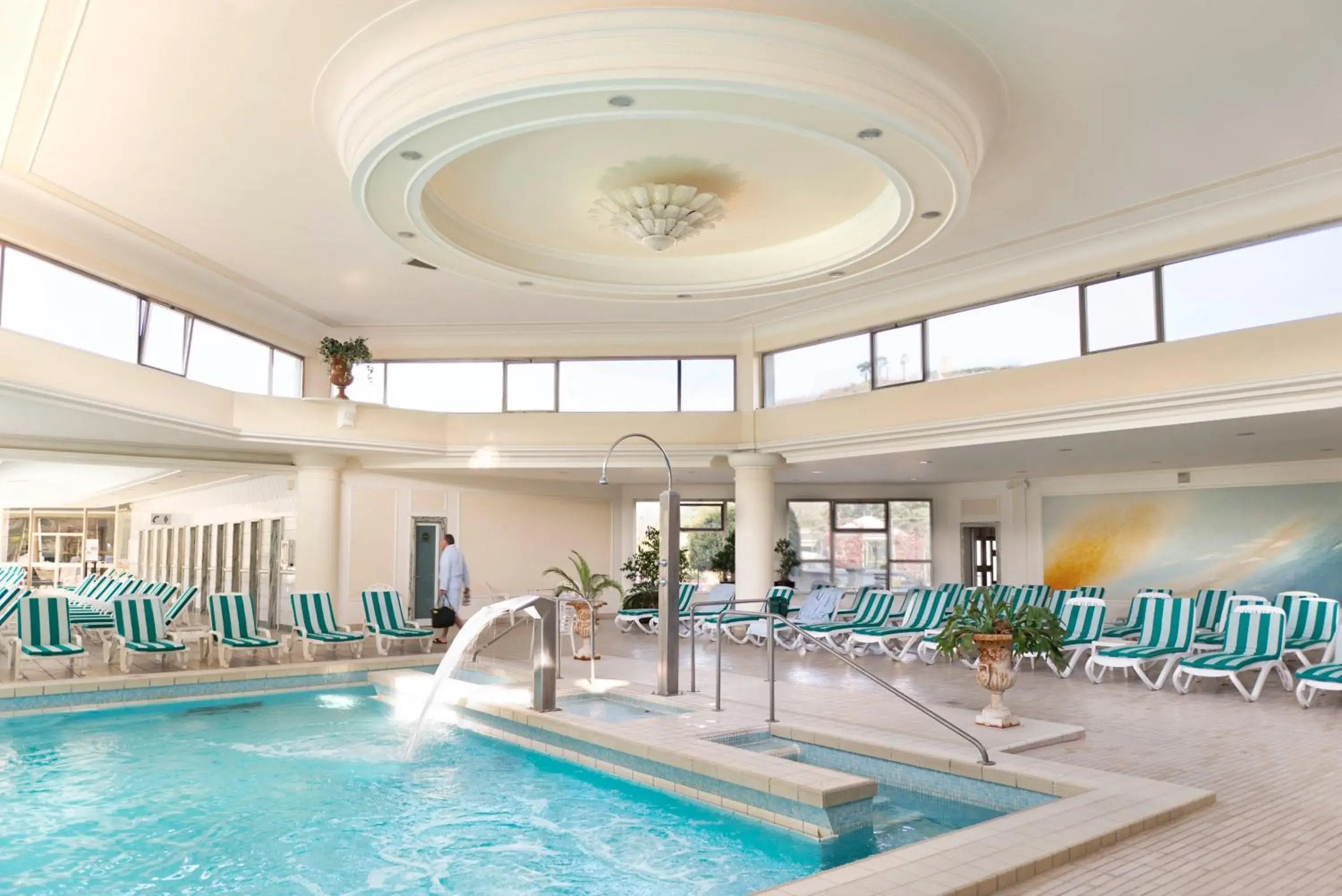 Hot Spring Bath, Swimming Pool in Apollo Terme Hotel