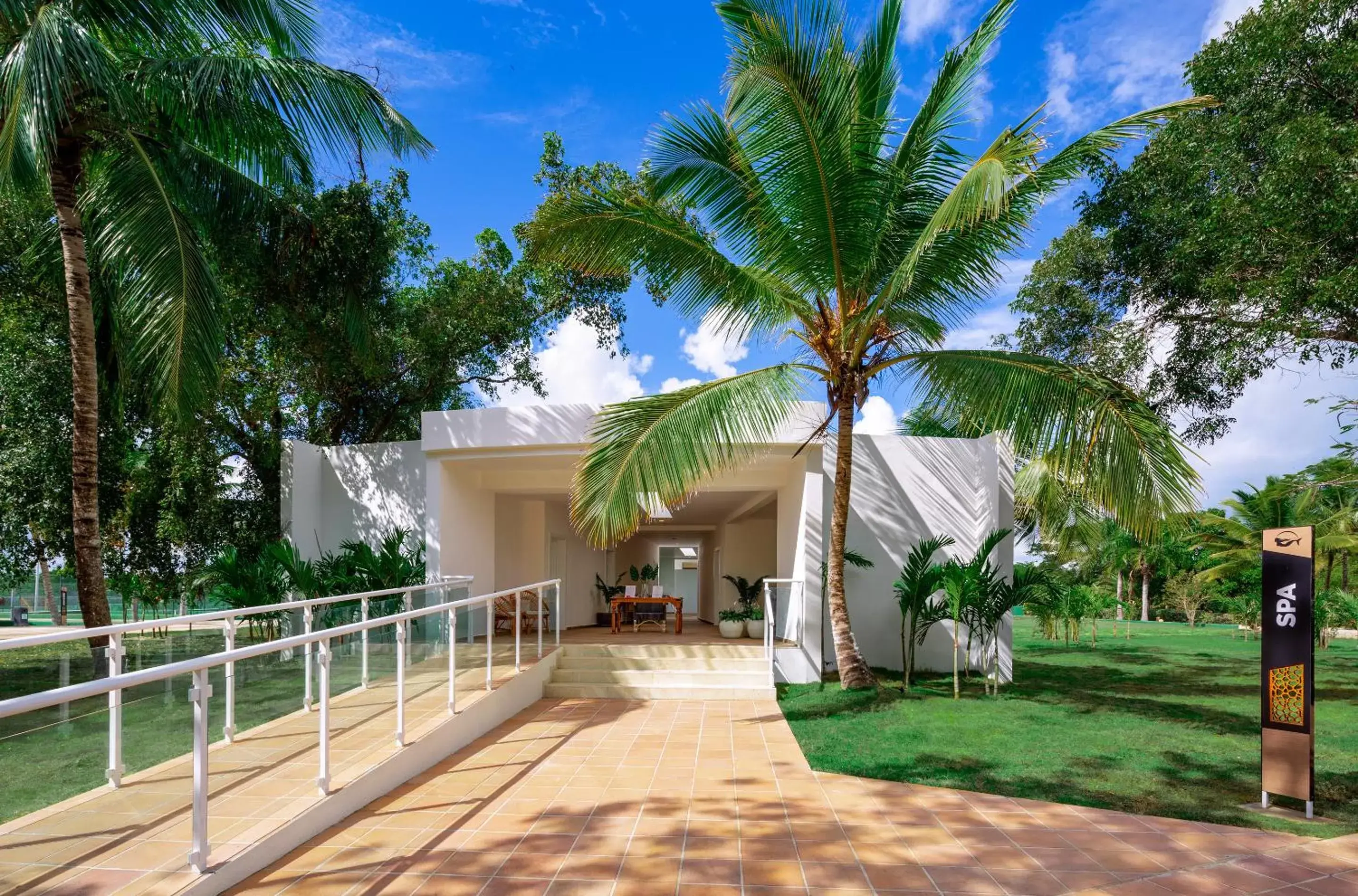 Facade/entrance, Property Building in Grand Sirenis Punta Cana Resort & Aquagames - All Inclusive