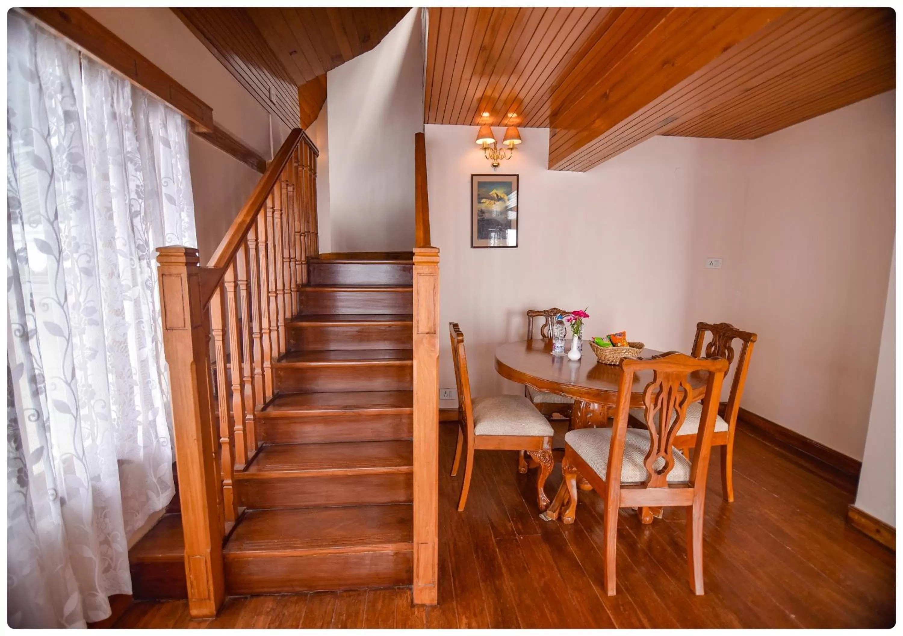 Dining Area in Cedar Inn
