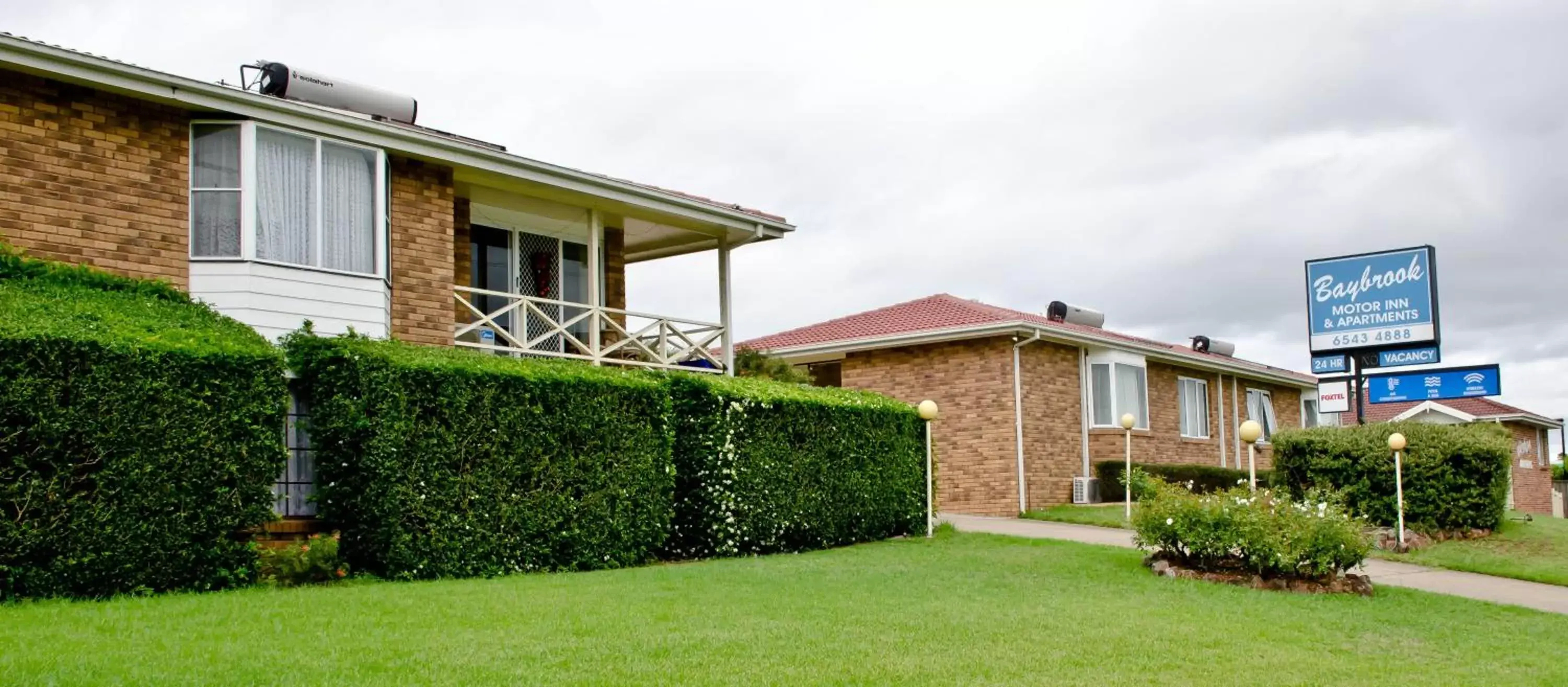 Facade/entrance, Property Building in Baybrook Motor Inn