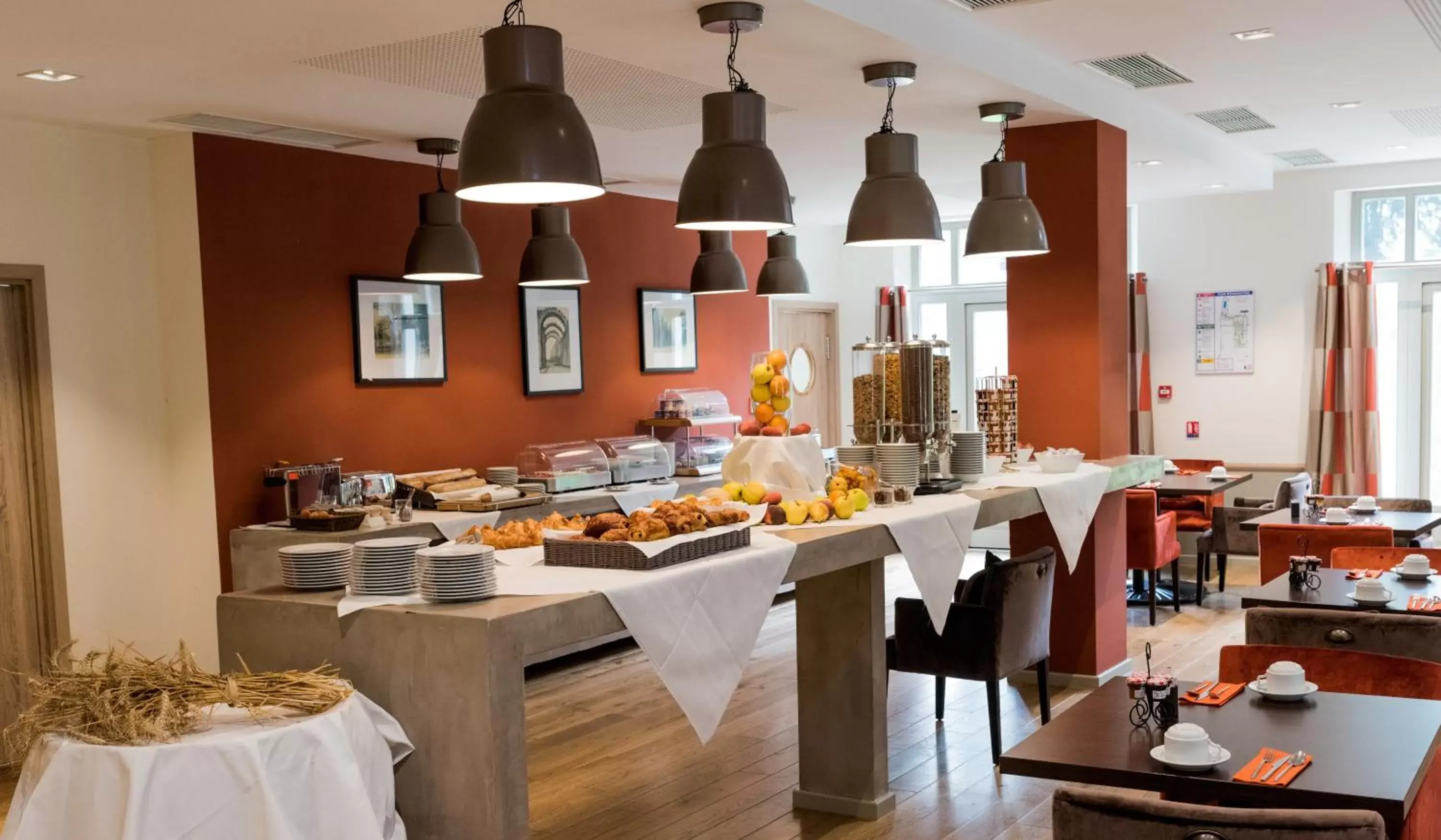Breakfast, Restaurant/Places to Eat in Castel Maintenon Hôtel & Spa