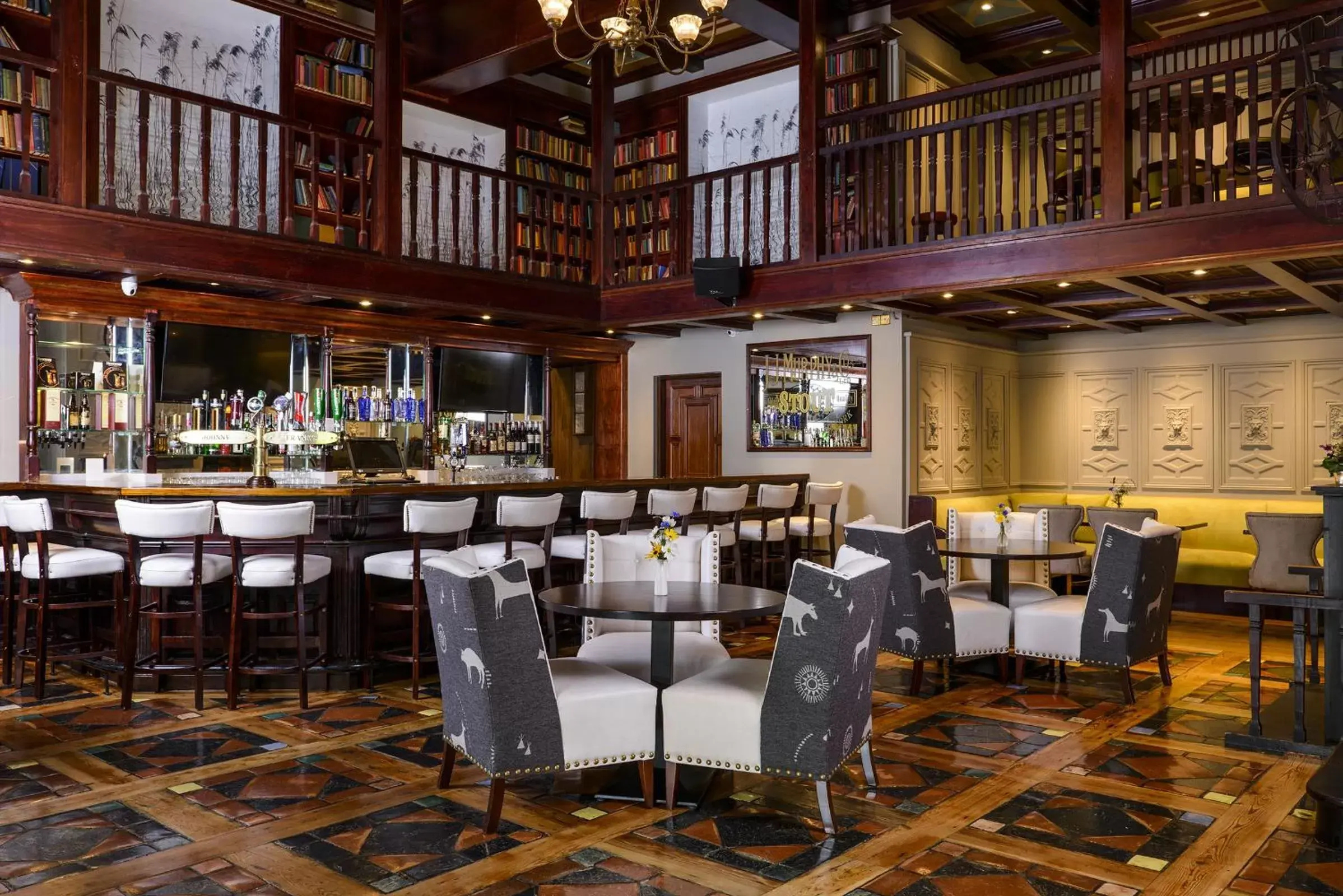 Lounge or bar, Restaurant/Places to Eat in Meadowlands Hotel