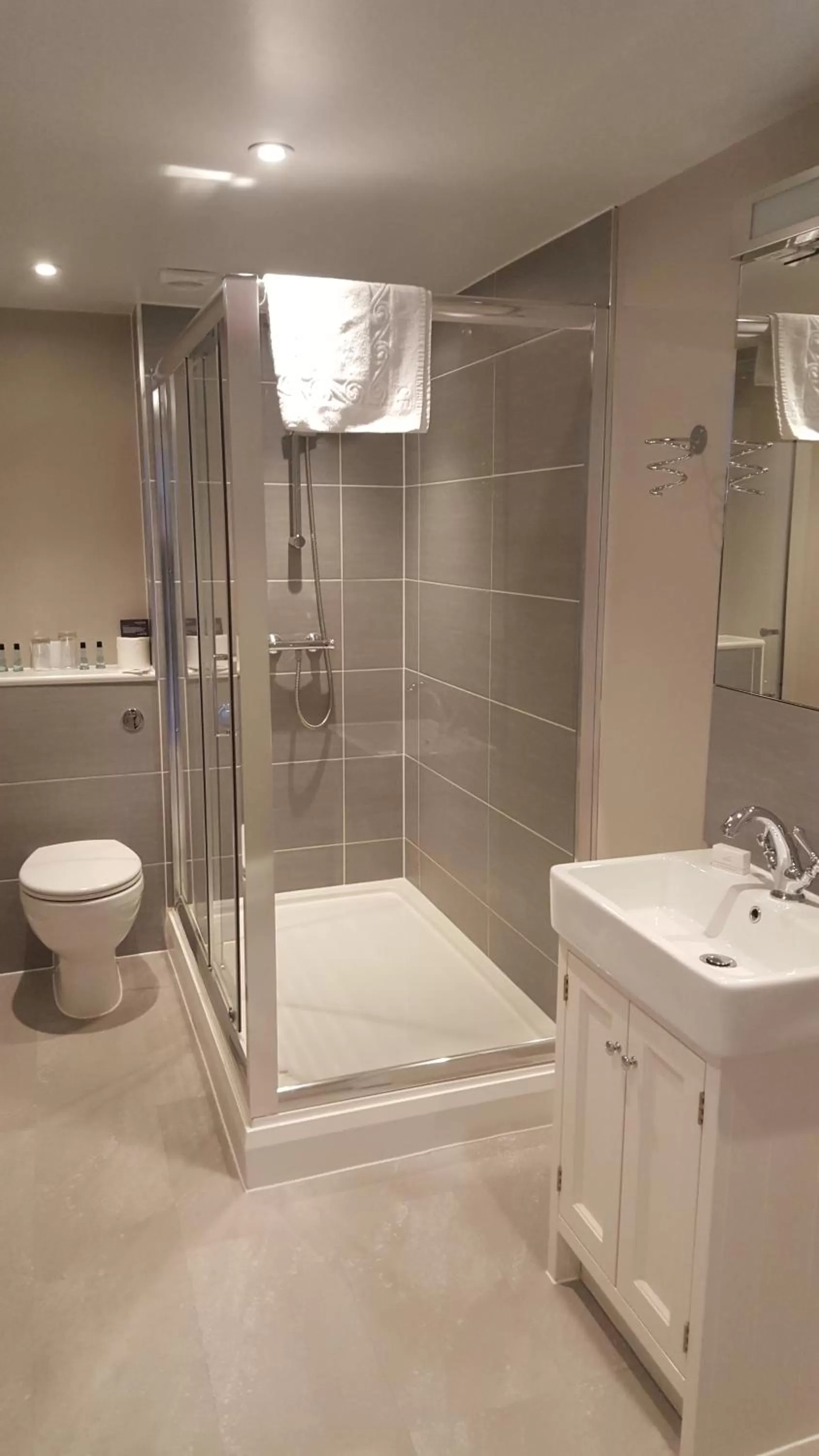 Shower in The Osborne Hotel