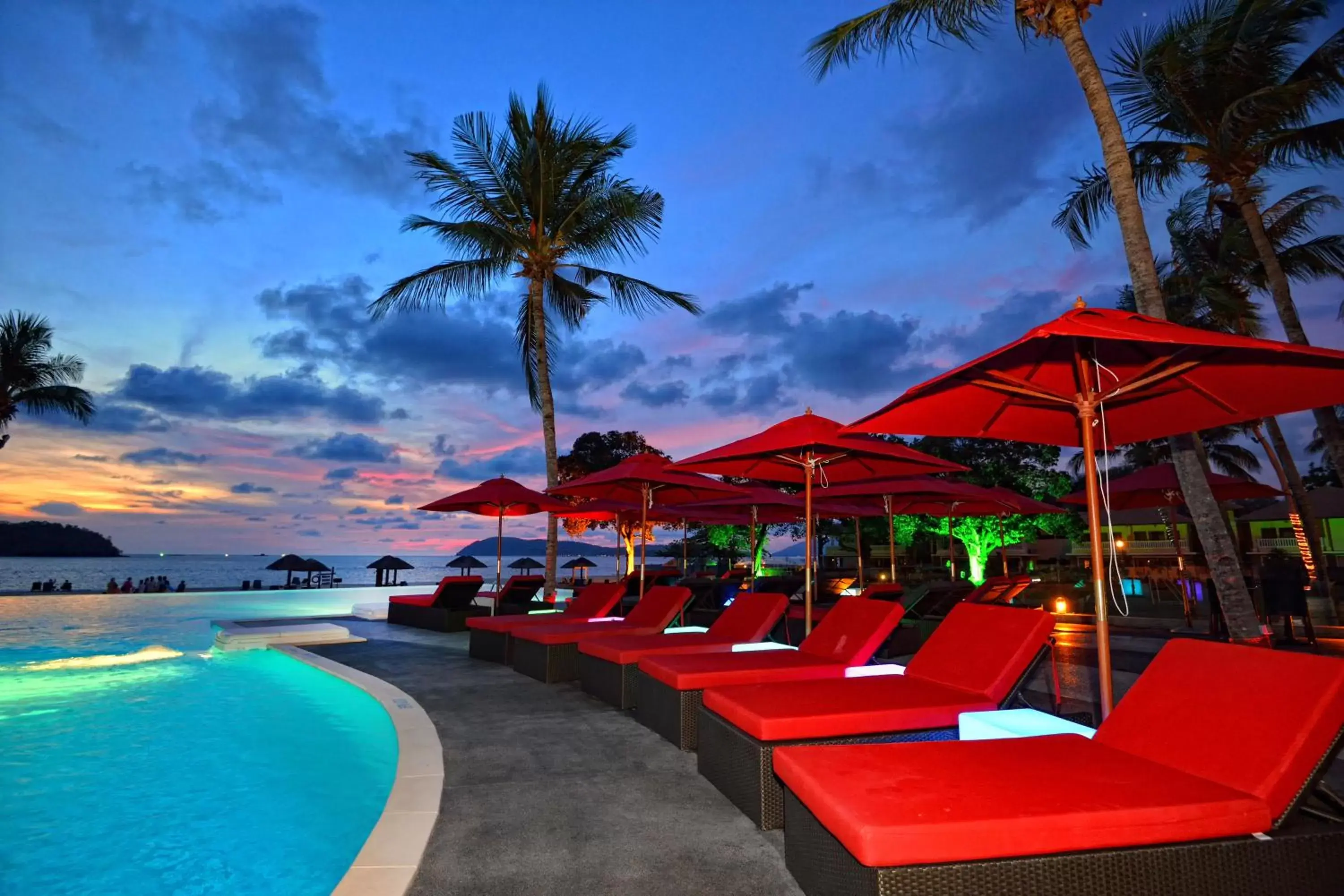 Swimming Pool in Holiday Villa Beach Resort & Spa Langkawi