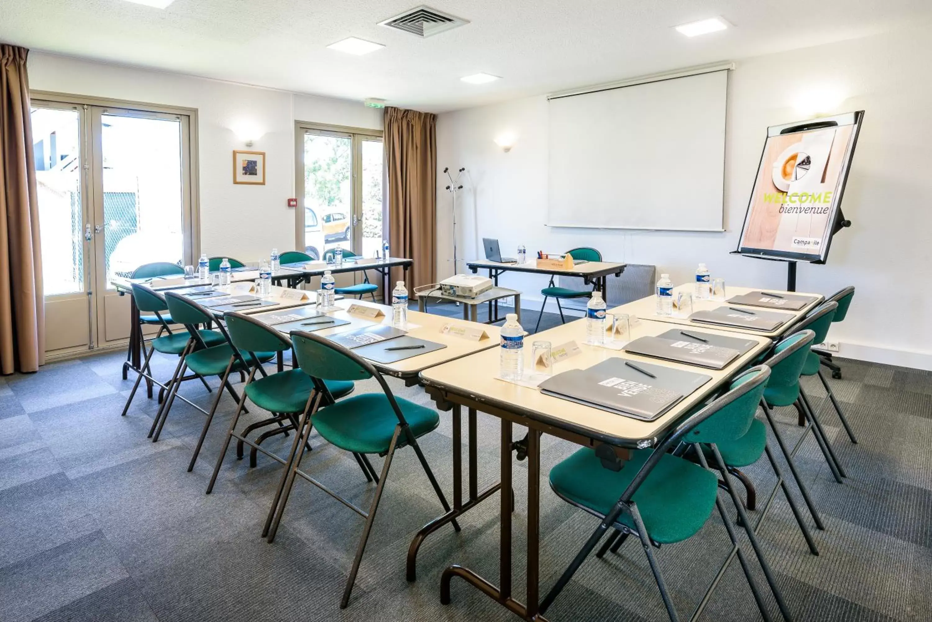 Meeting/conference room in Campanile Toulouse Sesquieres