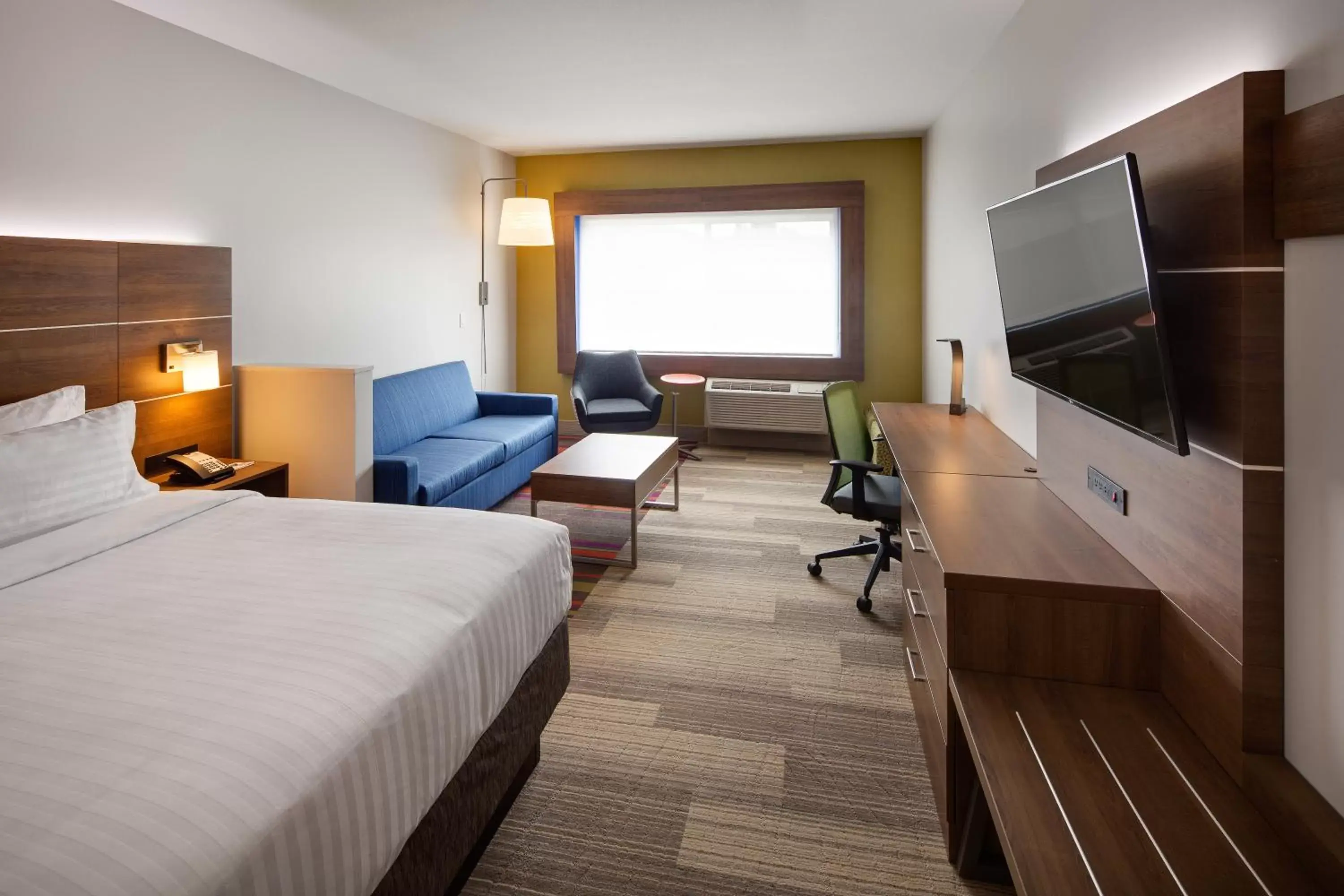 King Suite in Holiday Inn Express & Suites Terrace, an IHG Hotel