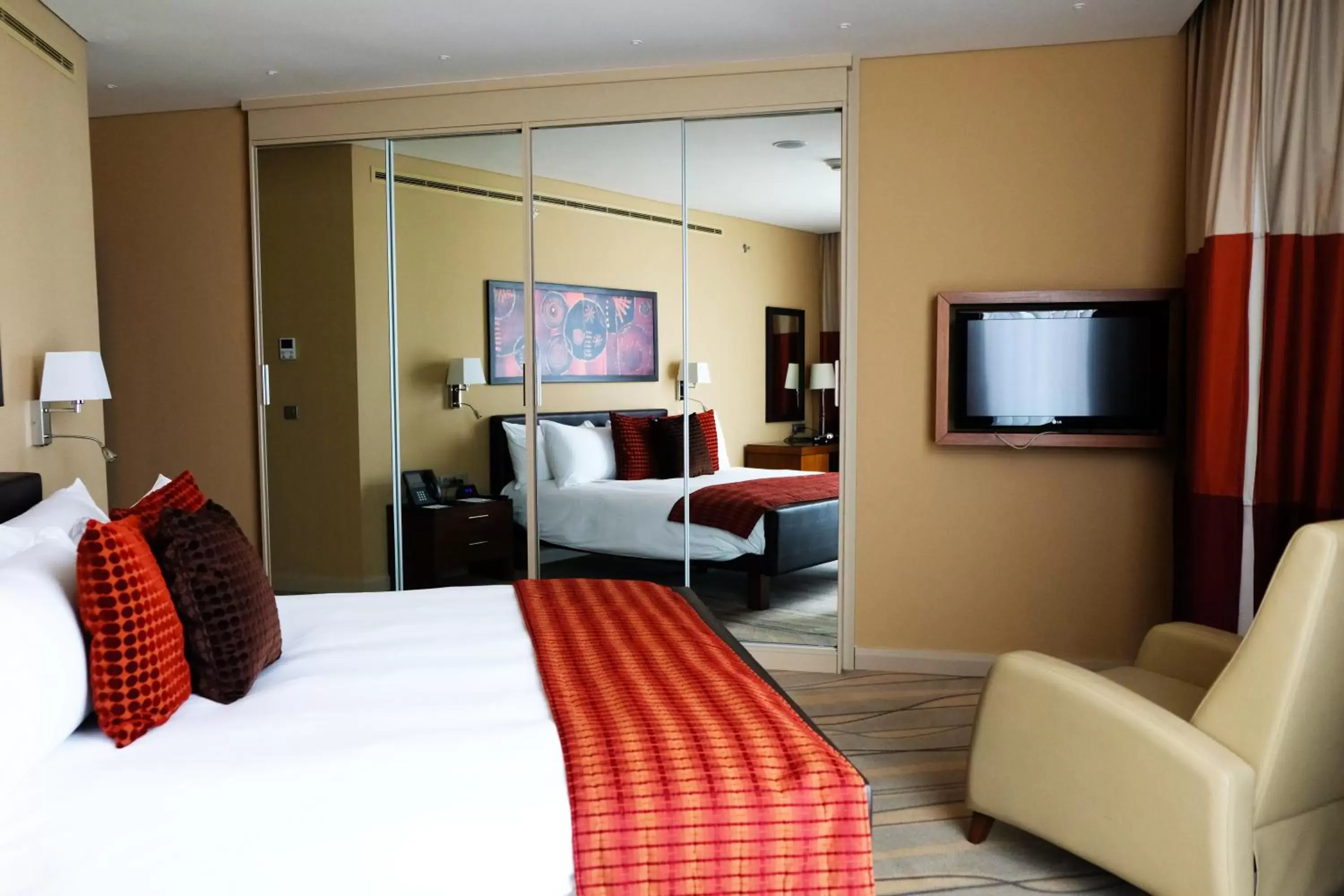 Bed in Staybridge Suites Hotel, an IHG Hotel